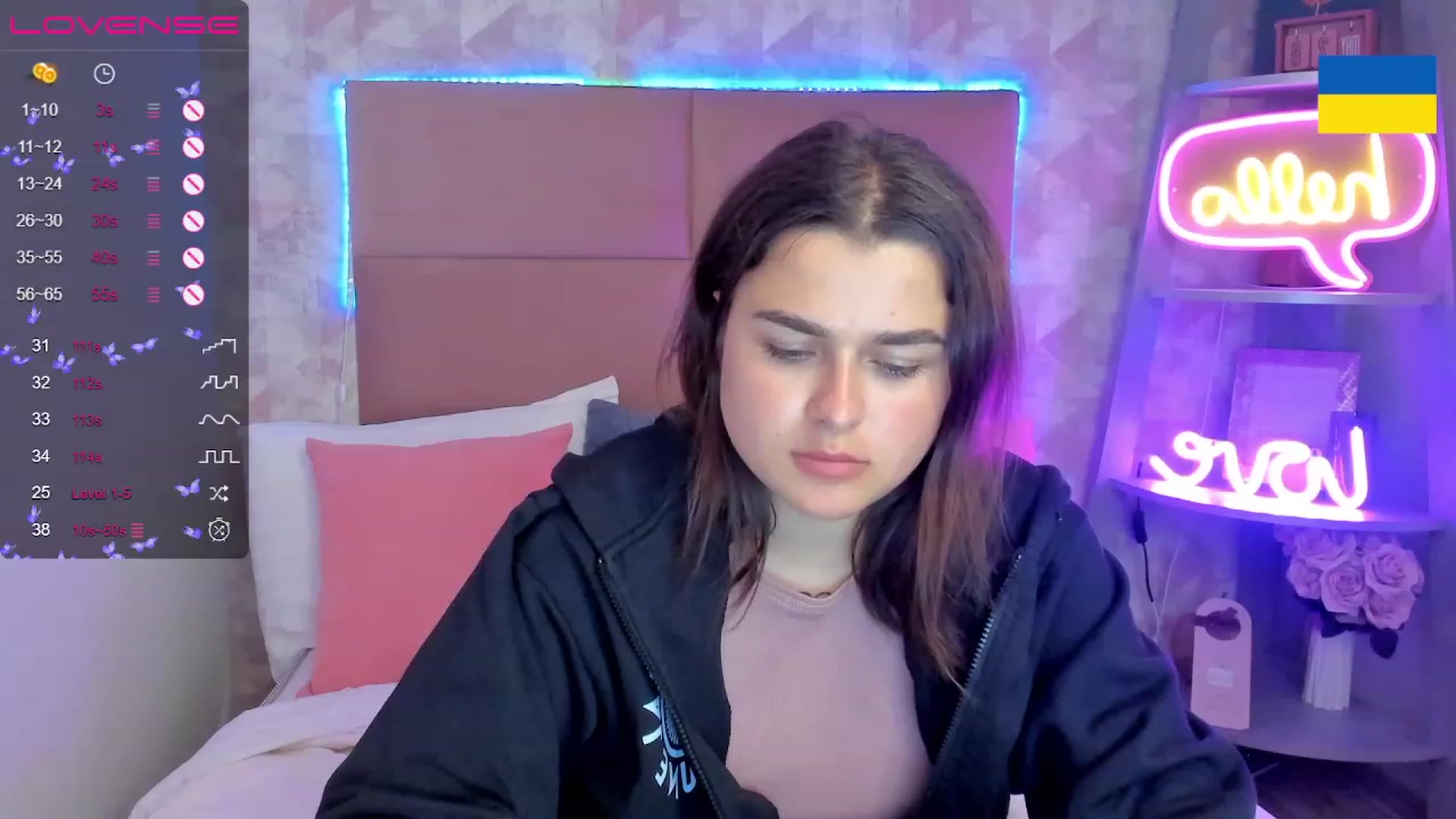 Gallery image thumbnail from CrystalXX's myfreecams stream on, 05/29/2023, 04:05 image 1 of 20