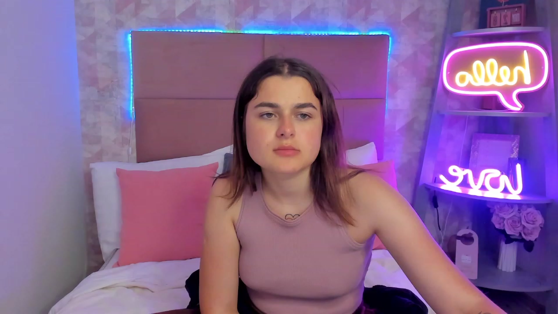 Gallery image thumbnail from CrystalXX's myfreecams stream on, 05/29/2023, 04:05 image 7 of 20