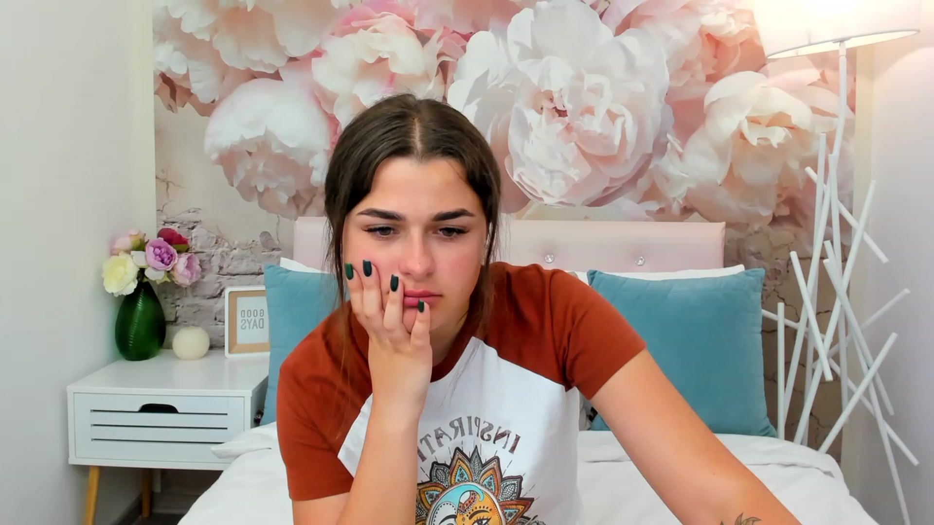 Gallery image thumbnail from CrystalXX's myfreecams stream on, 06/04/2023, 19:00 image 7 of 20