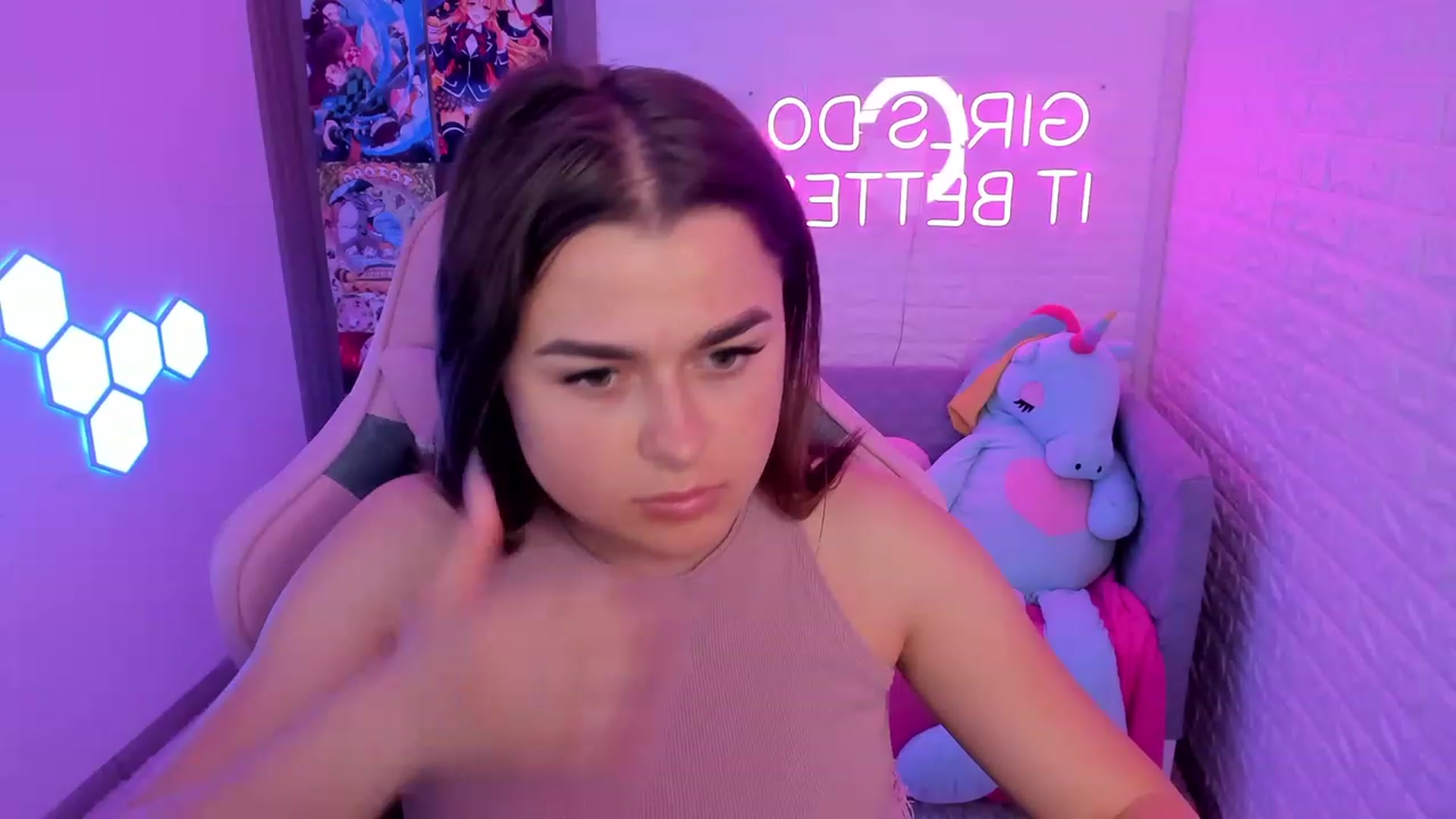 Gallery image thumbnail from CrystalXX's myfreecams stream on, 06/08/2023, 20:16 image 11 of 20