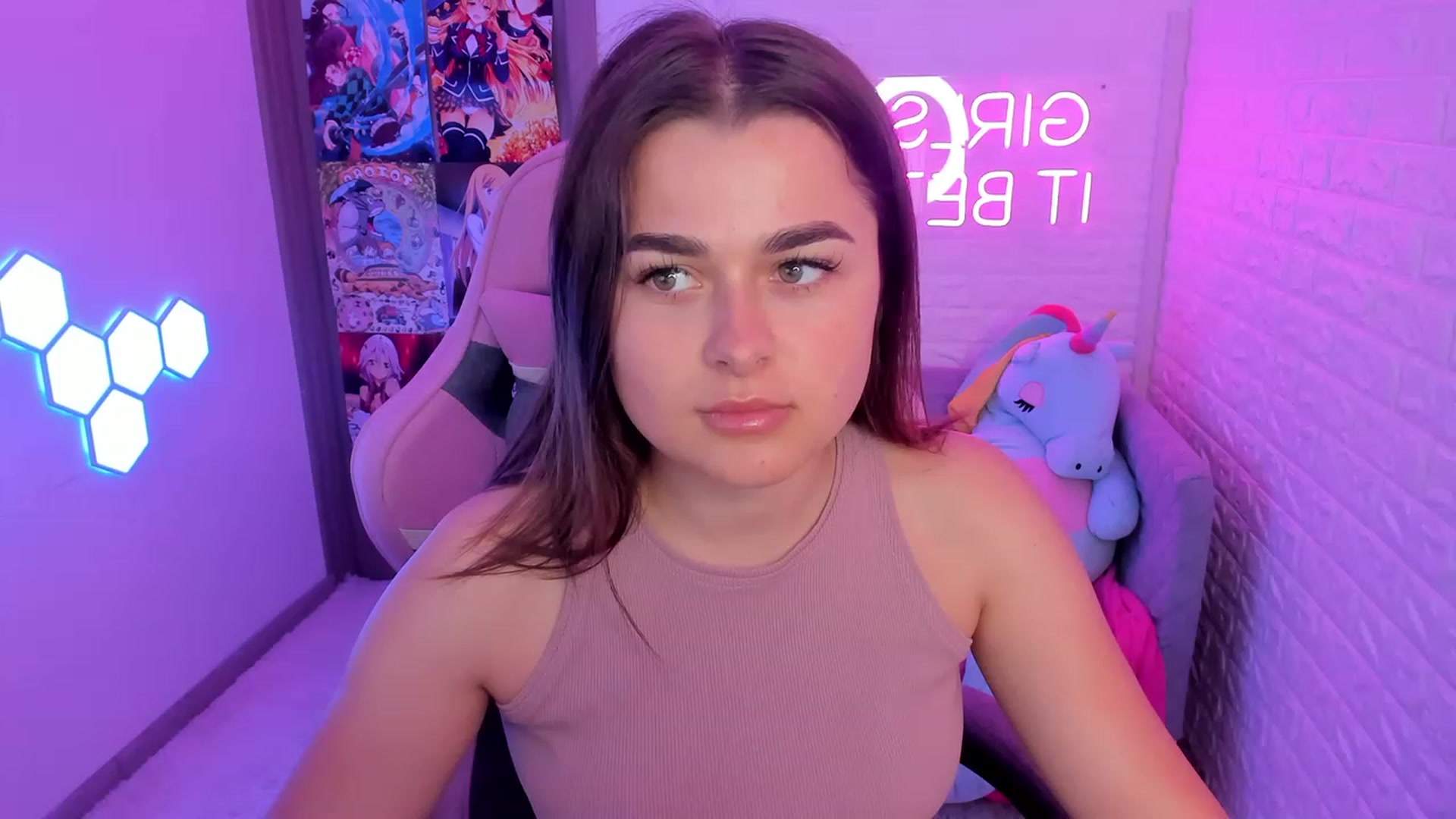 Gallery image thumbnail from CrystalXX's myfreecams stream on, 06/08/2023, 20:16 image 5 of 20