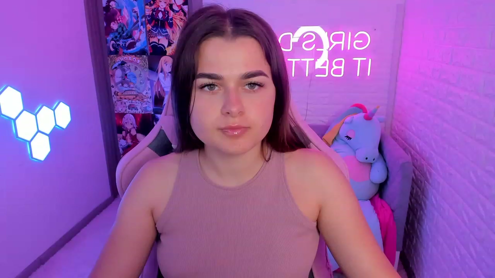 Gallery image thumbnail from CrystalXX's myfreecams stream on, 06/08/2023, 20:16 image 2 of 20