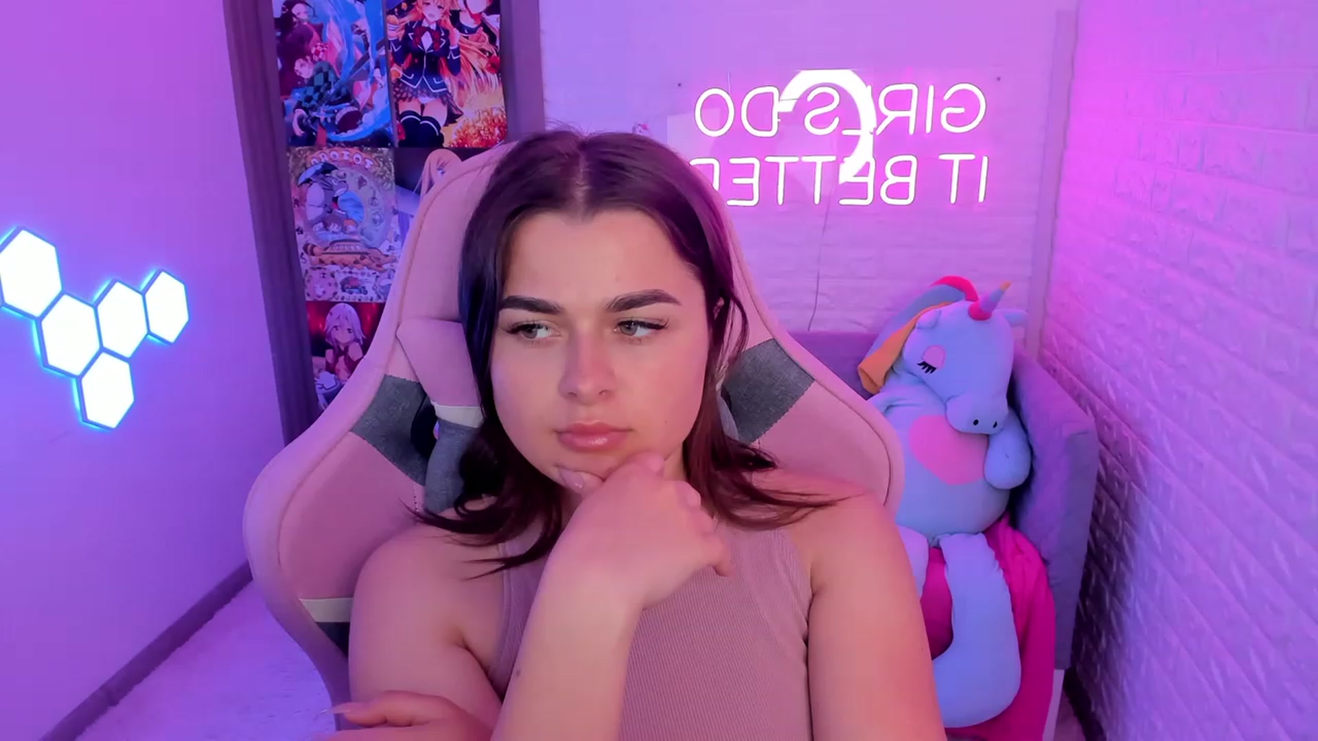 Gallery image thumbnail from CrystalXX's myfreecams stream on, 06/08/2023, 20:16 image 7 of 20