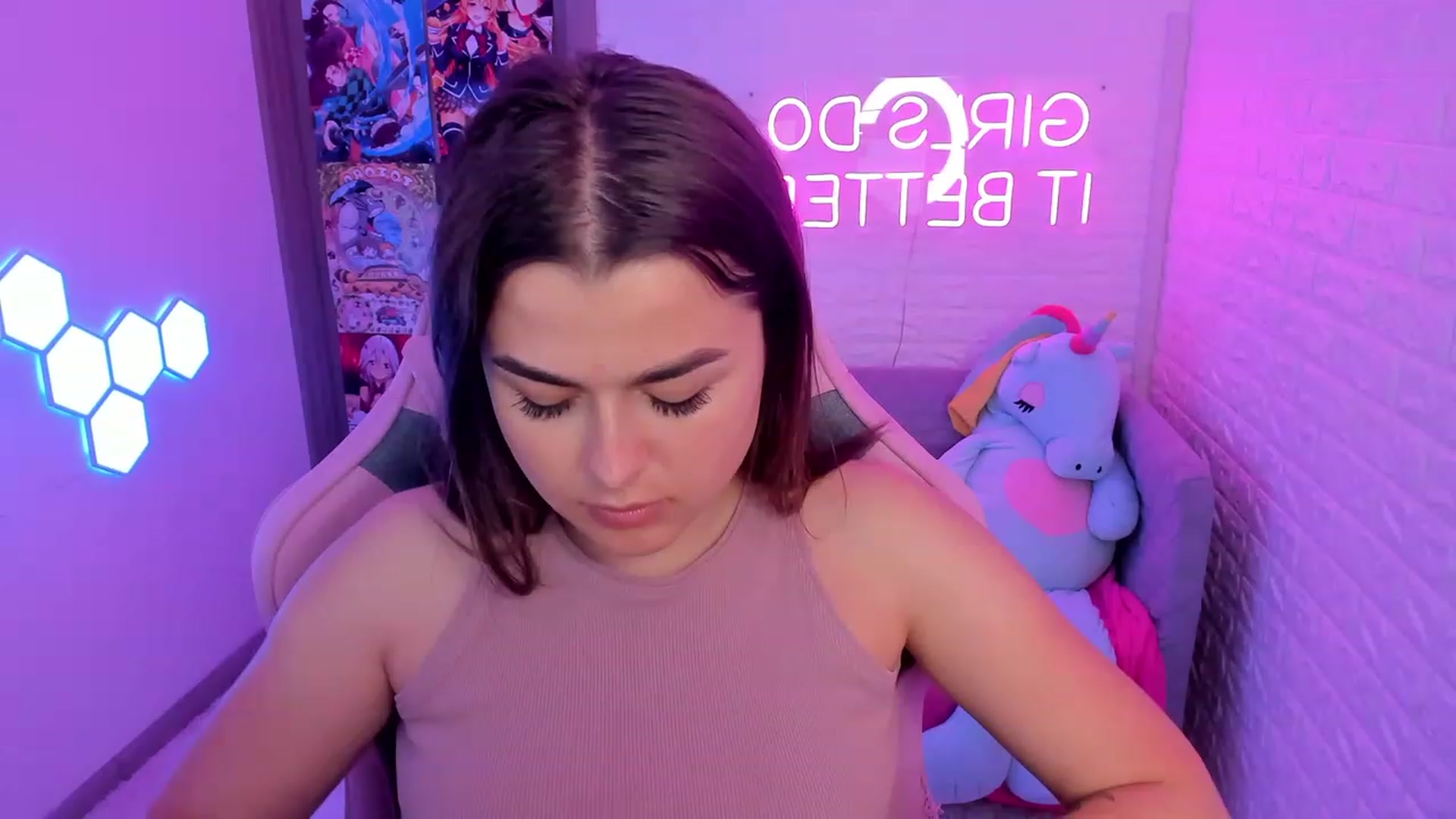 Gallery image thumbnail from CrystalXX's myfreecams stream on, 06/08/2023, 20:16 image 12 of 20