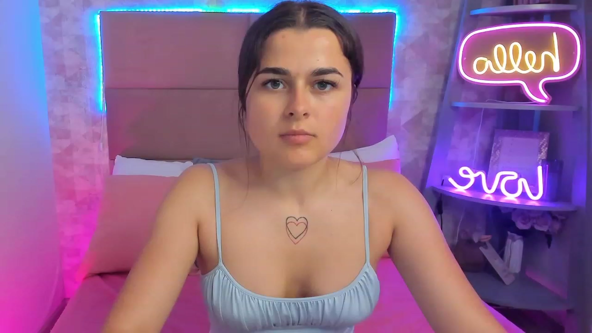 Gallery image thumbnail from CrystalXX's myfreecams stream on, 06/11/2023, 20:28 image 12 of 20