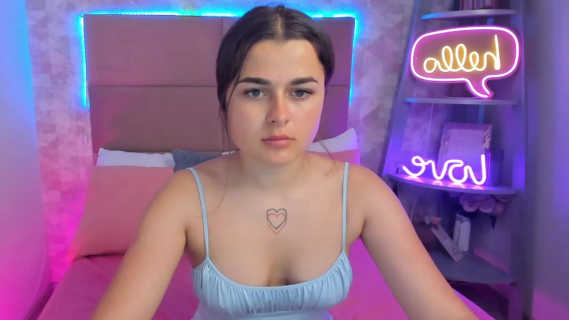 Gallery image thumbnail from CrystalXX's myfreecams stream on, 06/11/2023, 20:28 image 1 of 20