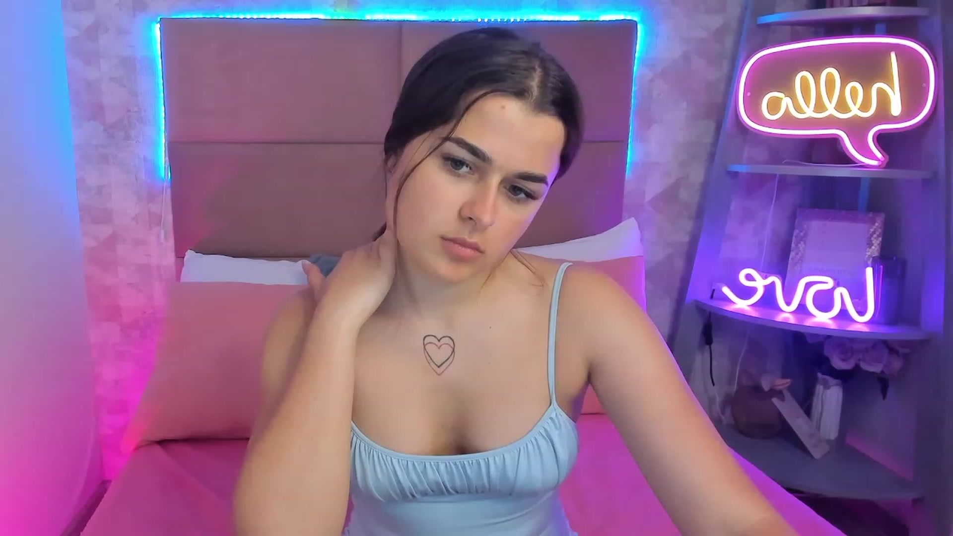 Gallery image thumbnail from CrystalXX's myfreecams stream on, 06/11/2023, 20:28 image 5 of 20
