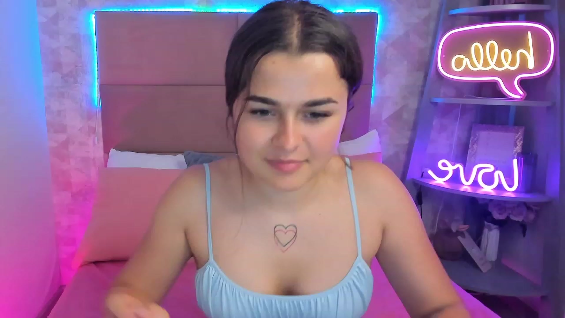 Gallery image thumbnail from CrystalXX's myfreecams stream on, 06/11/2023, 20:28 image 8 of 20