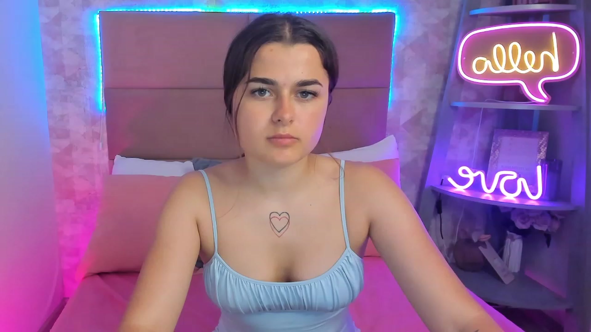 Gallery image thumbnail from CrystalXX's myfreecams stream on, 06/11/2023, 20:28 image 7 of 20