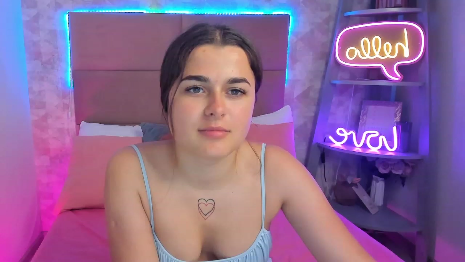 Gallery image thumbnail from CrystalXX's myfreecams stream on, 06/11/2023, 20:28 image 3 of 20