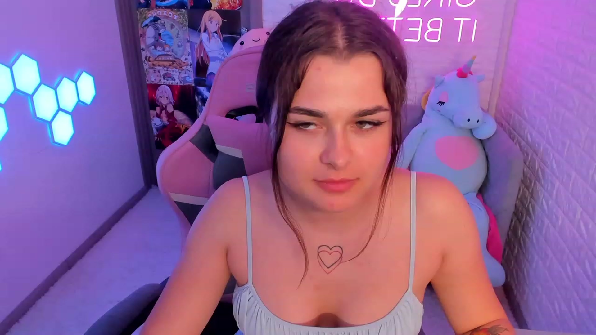 Gallery image thumbnail from CrystalXX's myfreecams stream on, 06/13/2023, 14:24 image 5 of 20