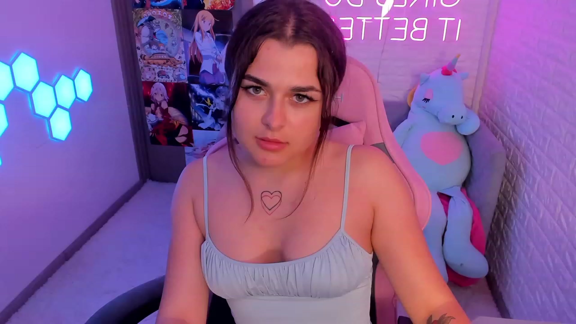 Gallery image thumbnail from CrystalXX's myfreecams stream on, 06/13/2023, 14:24 image 6 of 20