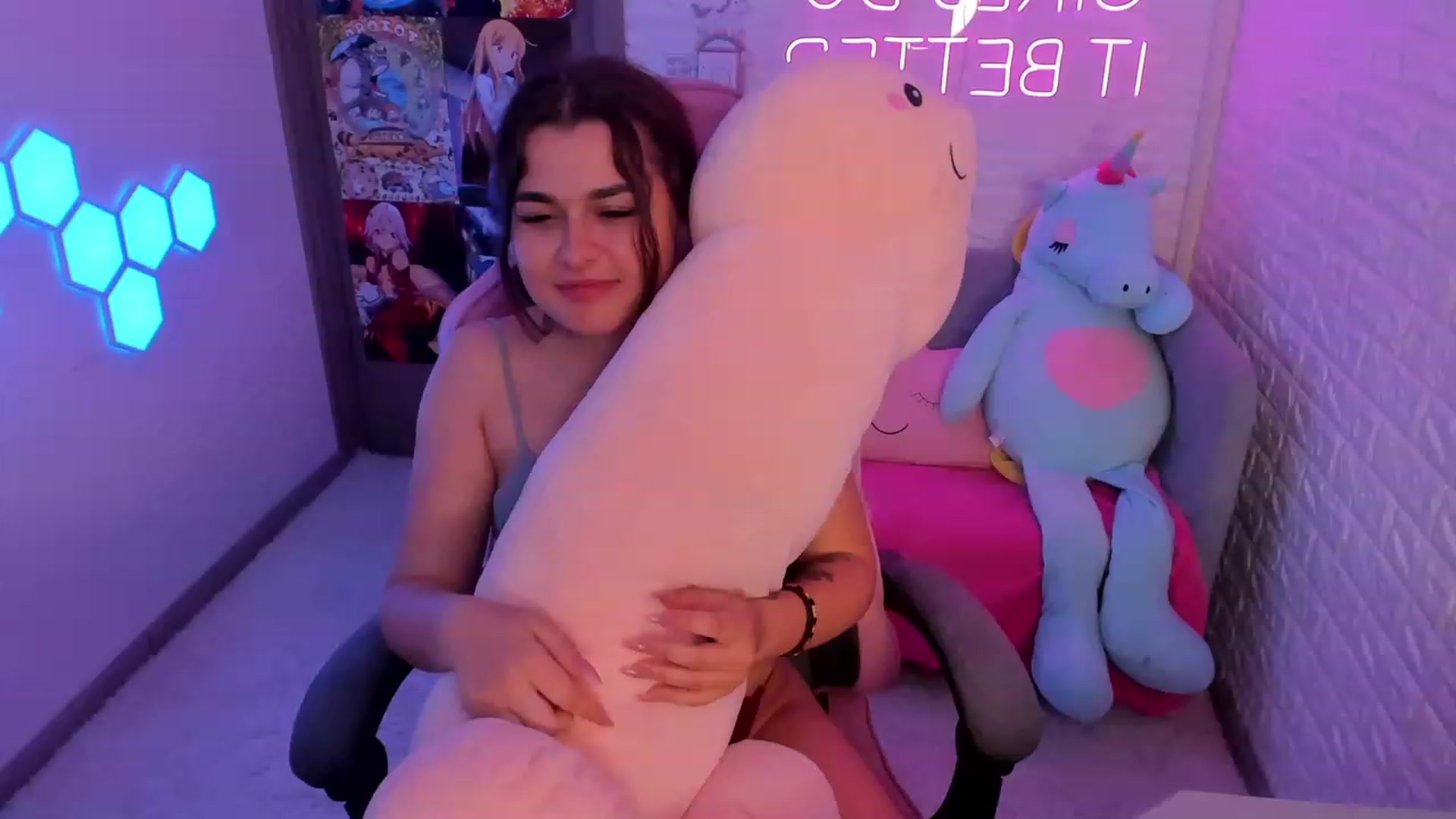 Gallery image thumbnail from CrystalXX's myfreecams stream on, 06/13/2023, 14:24 image 18 of 20