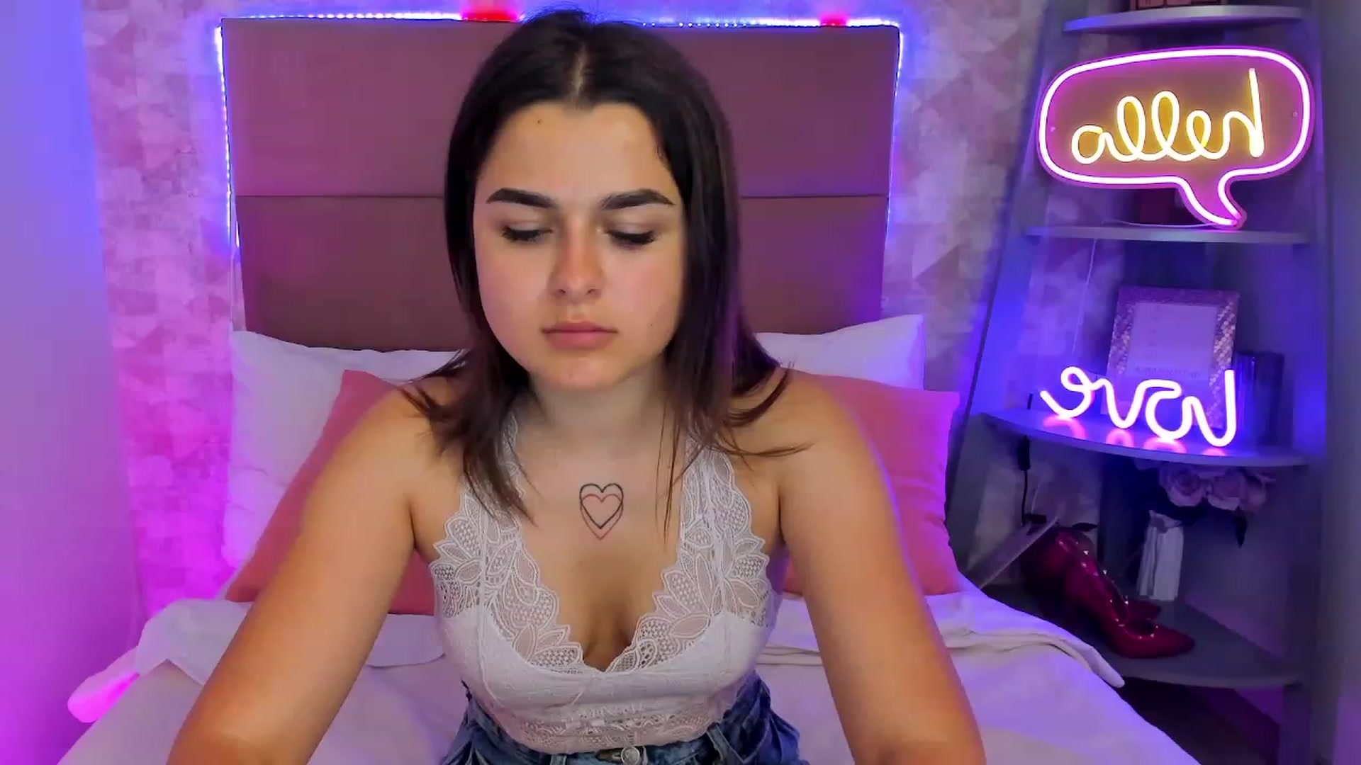 Gallery image thumbnail from CrystalXX's myfreecams stream on, 06/15/2023, 20:16 image 18 of 20
