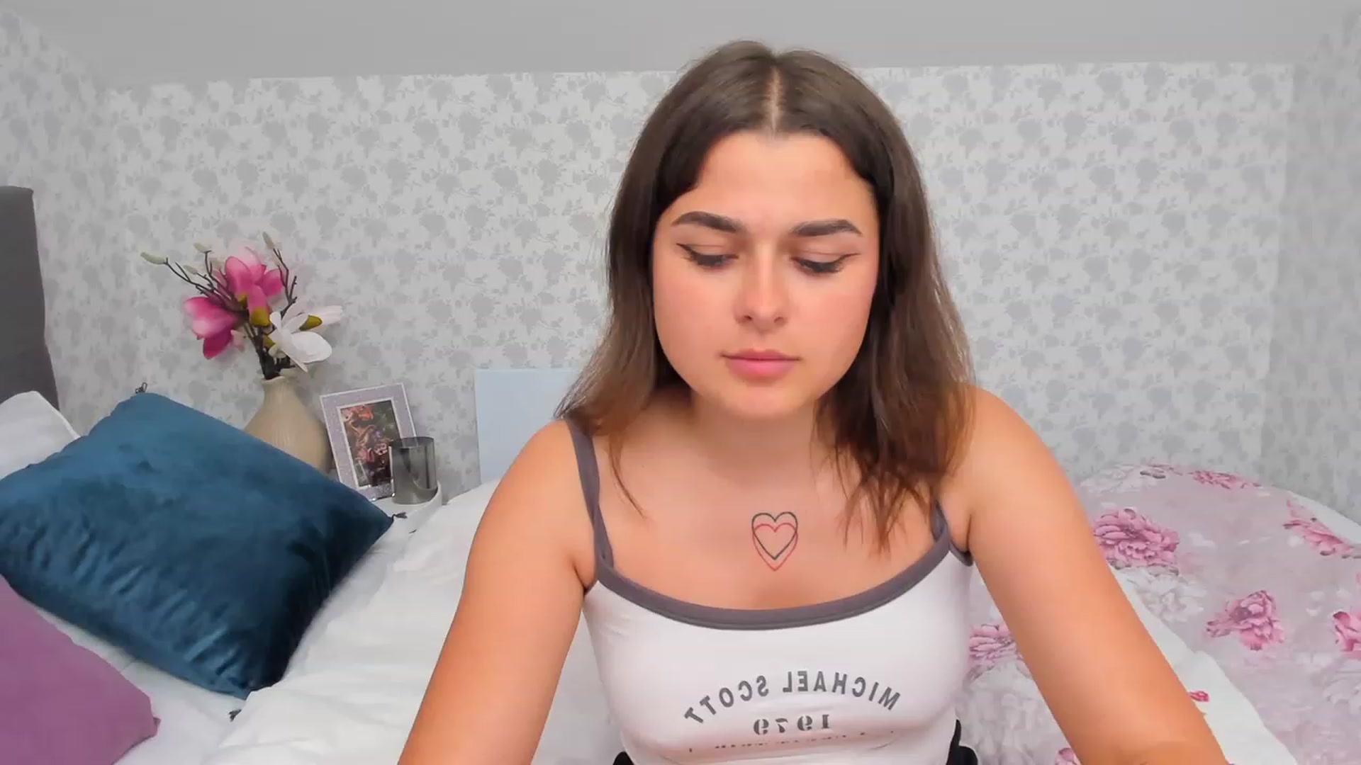 Gallery image thumbnail from CrystalXX's myfreecams stream on, 06/18/2023, 10:29 image 11 of 20