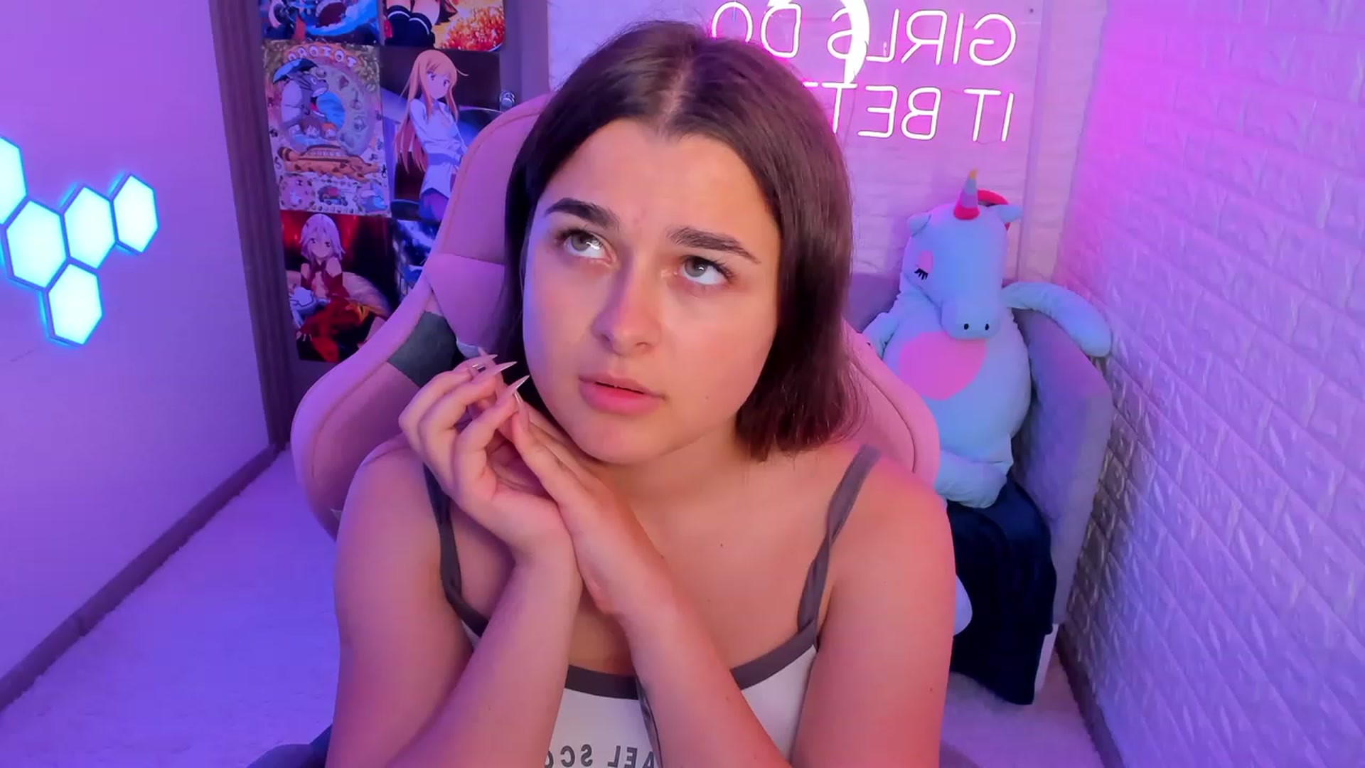 Gallery image thumbnail from CrystalXX's myfreecams stream on, 06/19/2023, 20:54 image 15 of 20