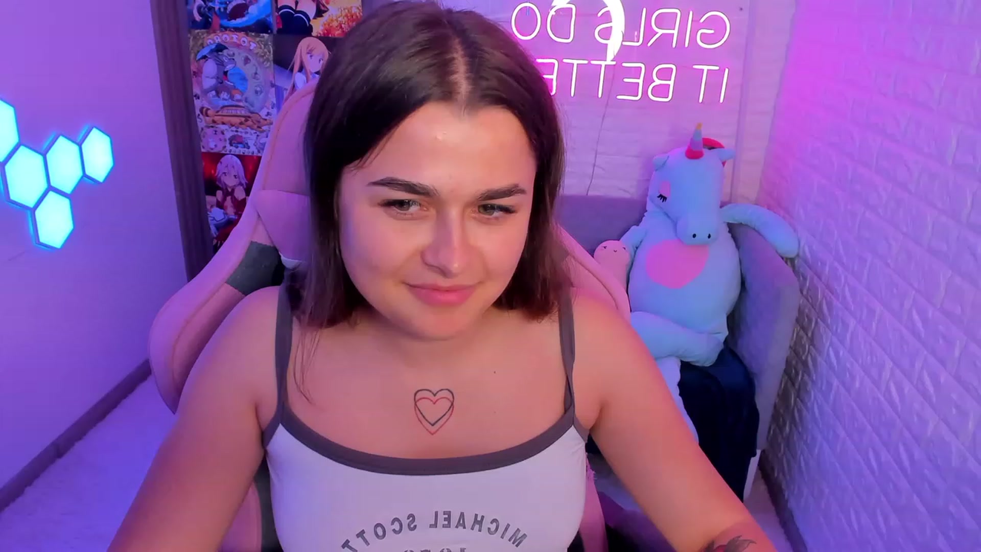 Gallery image thumbnail from CrystalXX's myfreecams stream on, 06/19/2023, 20:54 image 17 of 20
