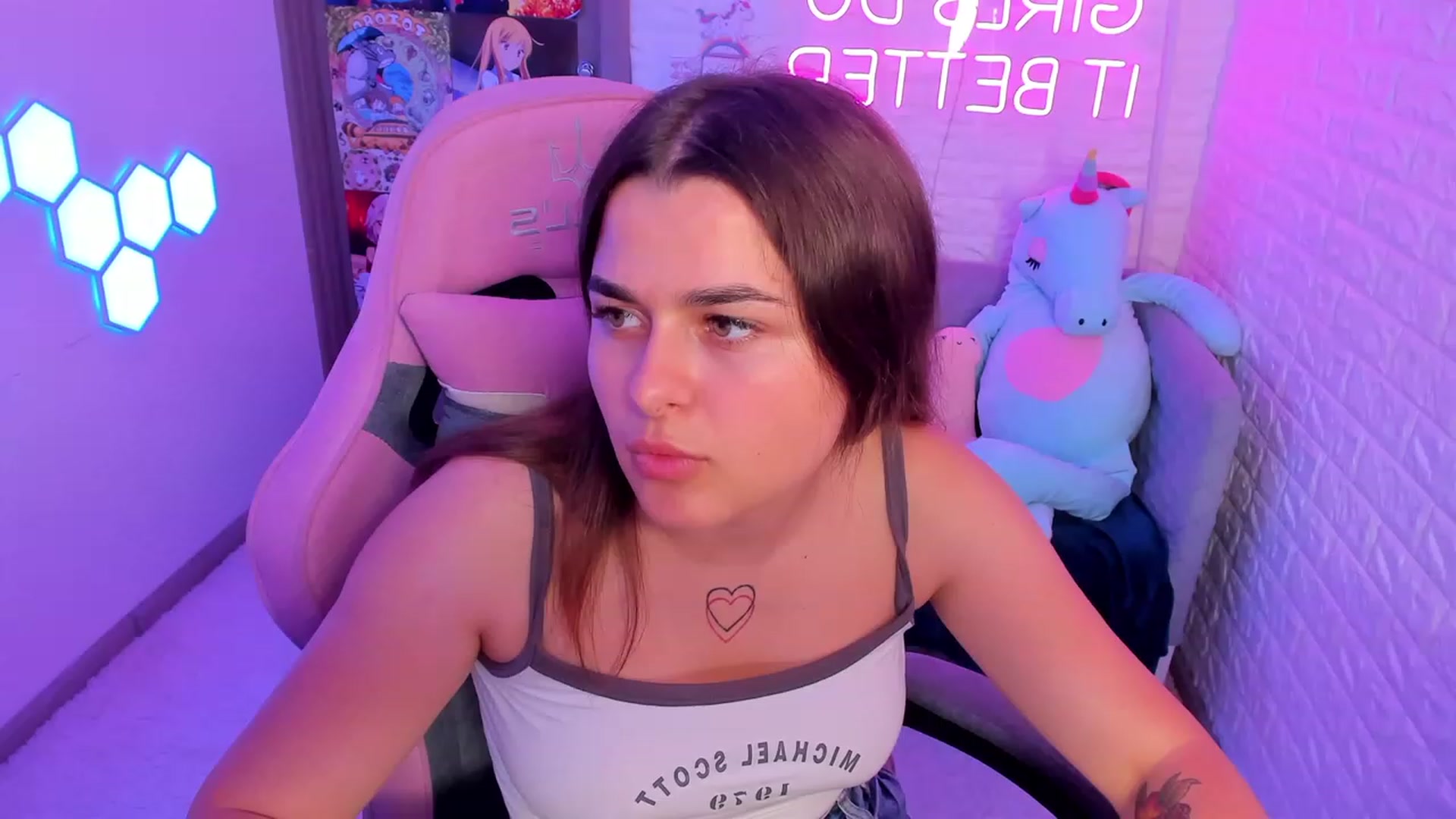 Gallery image thumbnail from CrystalXX's myfreecams stream on, 06/20/2023, 03:05 image 11 of 20
