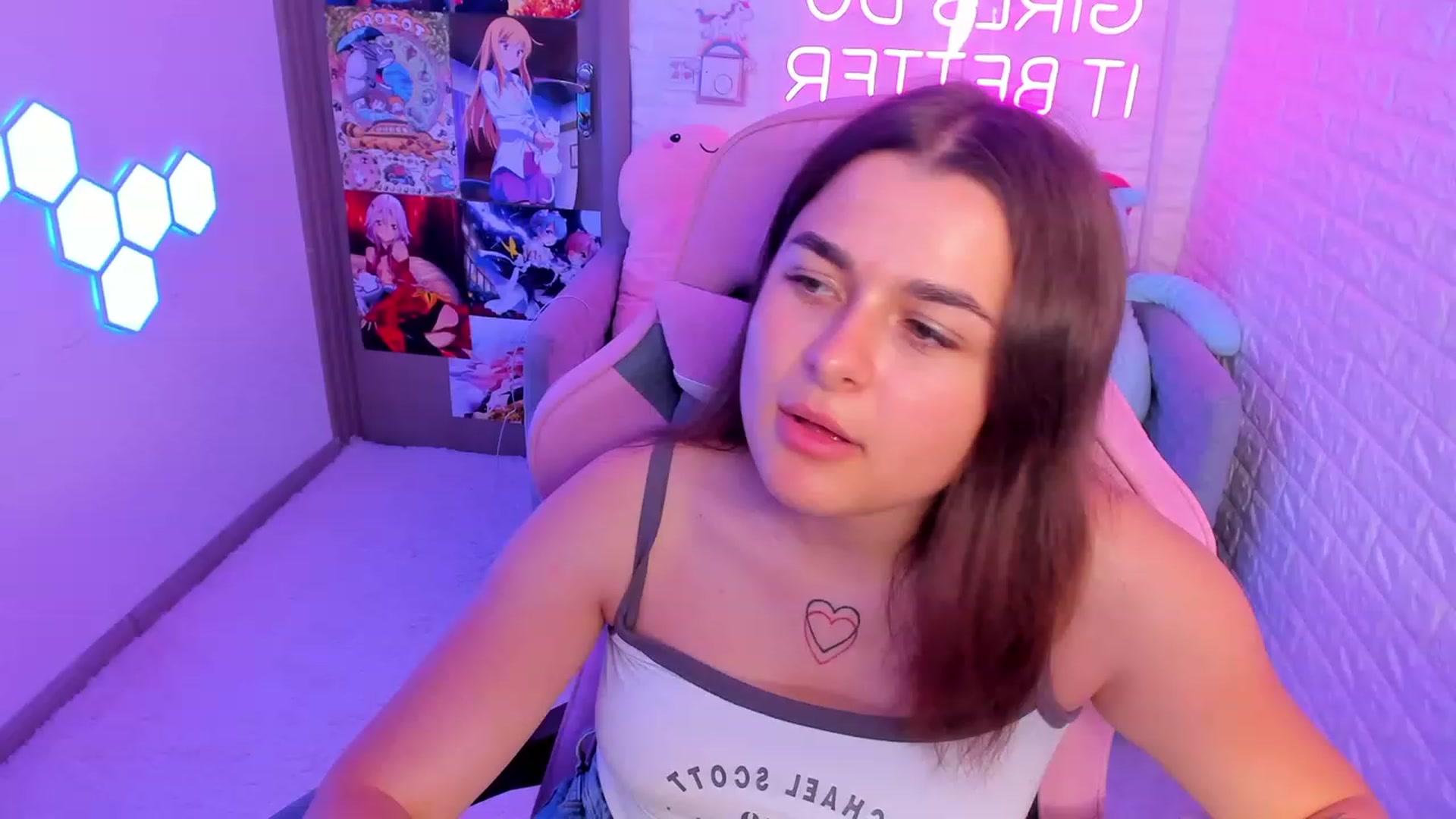 Gallery image thumbnail from CrystalXX's myfreecams stream on, 06/20/2023, 03:05 image 9 of 20