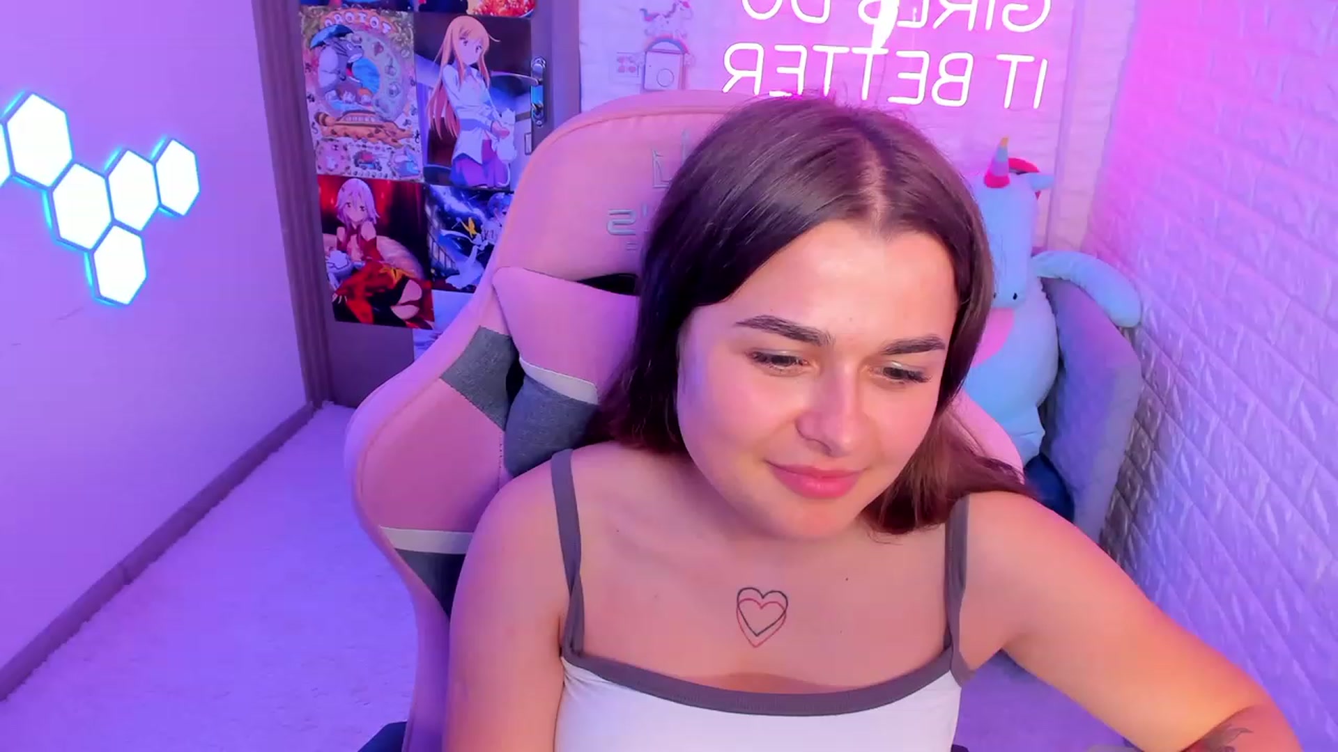 Gallery image thumbnail from CrystalXX's myfreecams stream on, 06/20/2023, 03:05 image 12 of 20