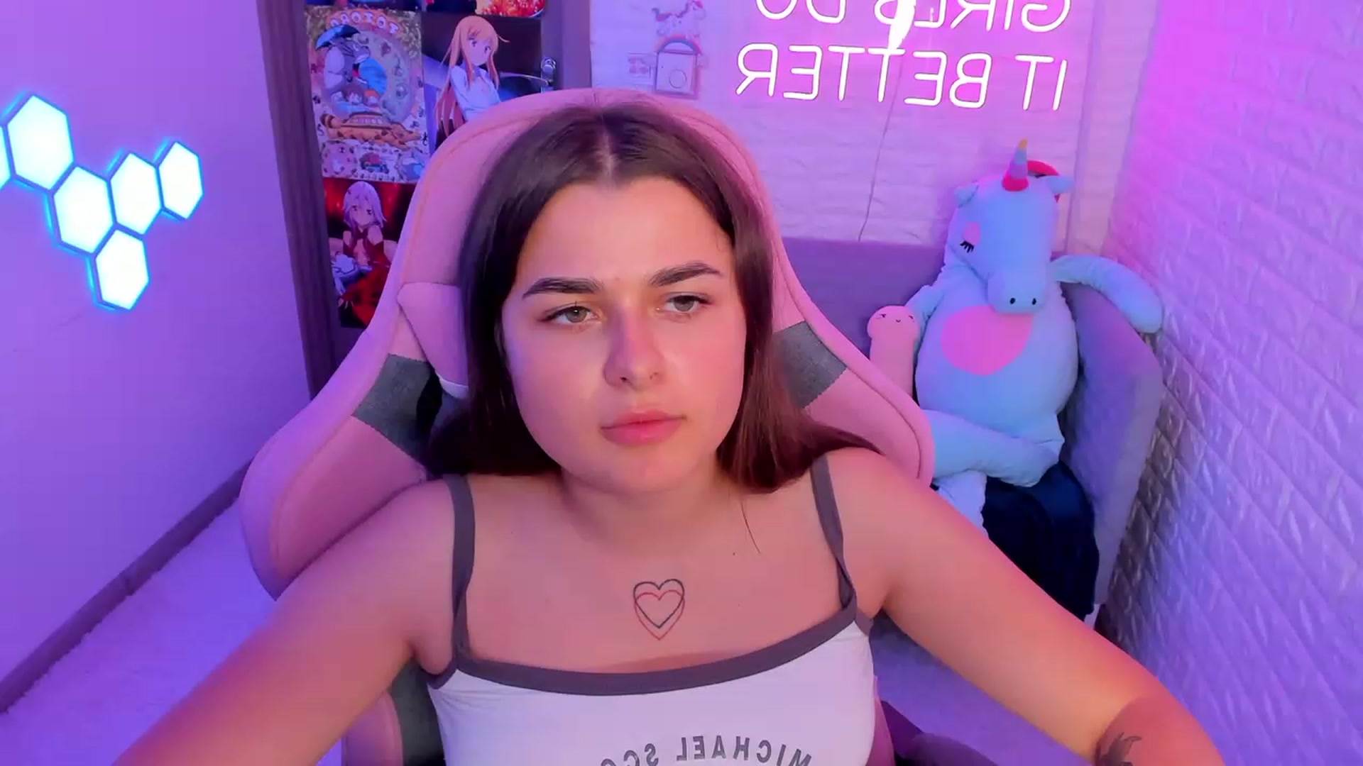 Gallery image thumbnail from CrystalXX's myfreecams stream on, 06/20/2023, 03:05 image 13 of 20