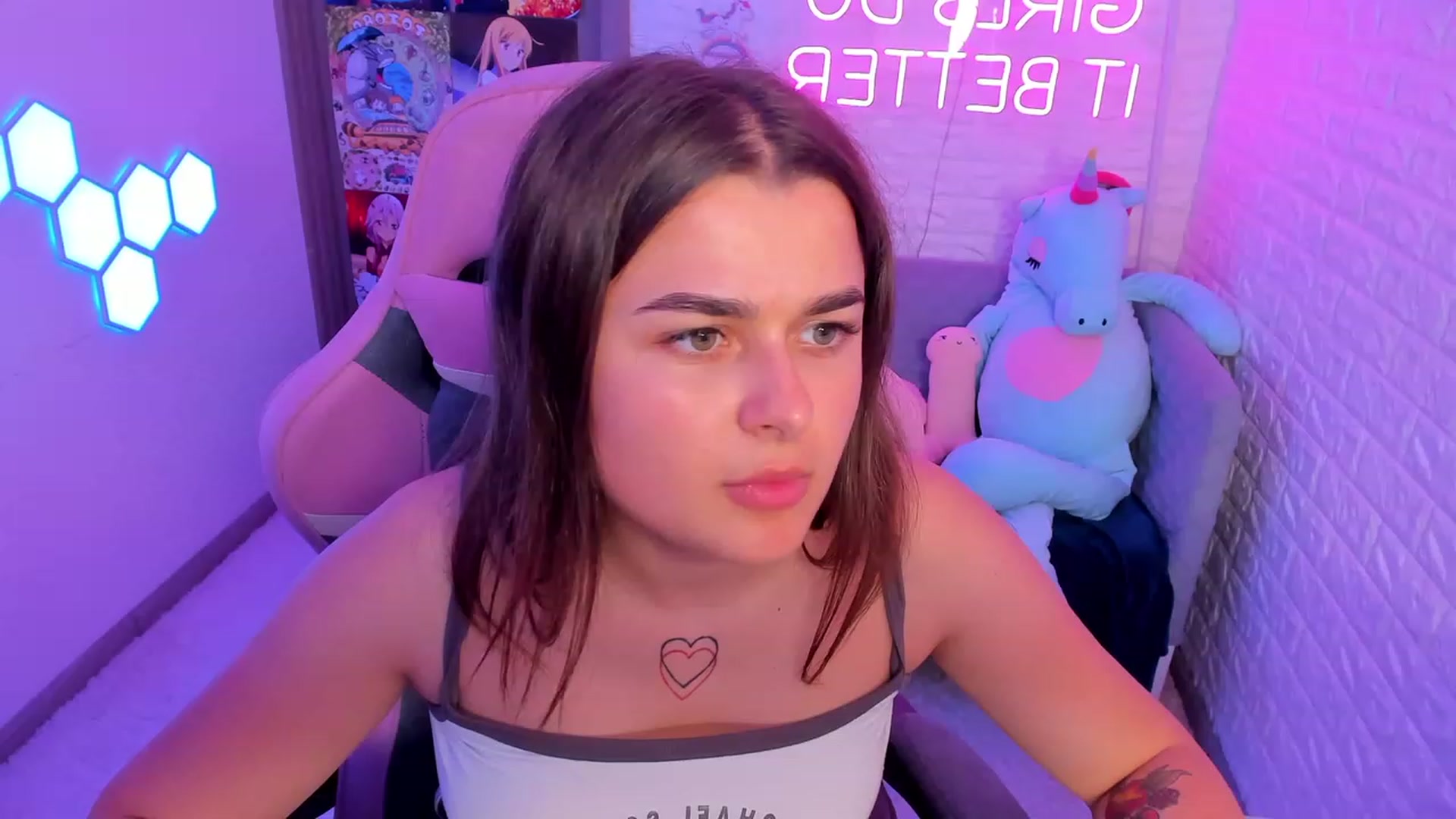 Gallery image thumbnail from CrystalXX's myfreecams stream on, 06/20/2023, 03:05 image 6 of 20