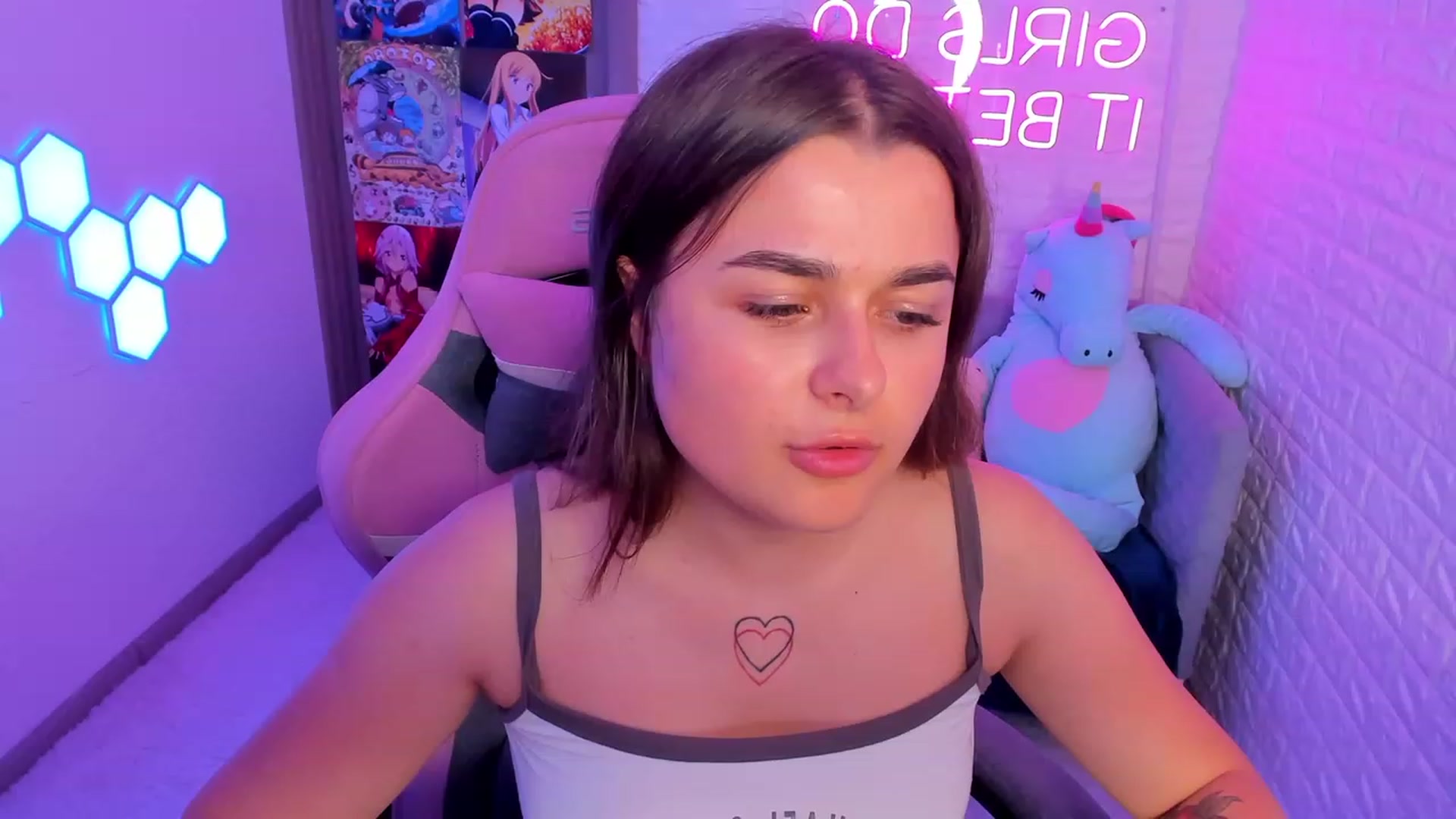 Gallery image thumbnail from CrystalXX's myfreecams stream on, 06/20/2023, 03:05 image 14 of 20