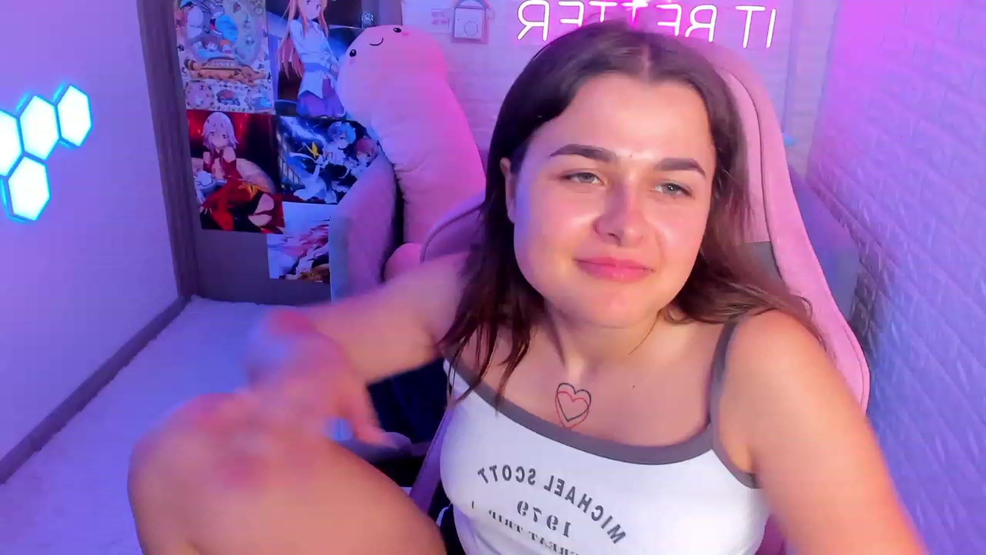 Gallery image thumbnail from CrystalXX's myfreecams stream on, 06/24/2023, 10:22 image 4 of 20