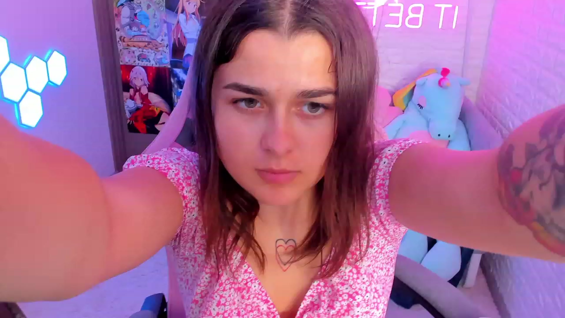 Gallery image thumbnail from CrystalXX's myfreecams stream on, 06/24/2023, 12:00 image 6 of 20