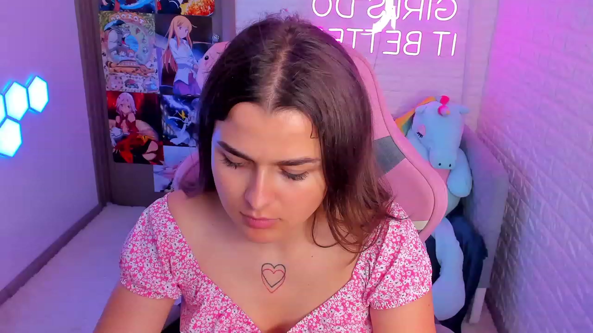 Gallery image thumbnail from CrystalXX's myfreecams stream on, 06/24/2023, 12:00 image 8 of 20