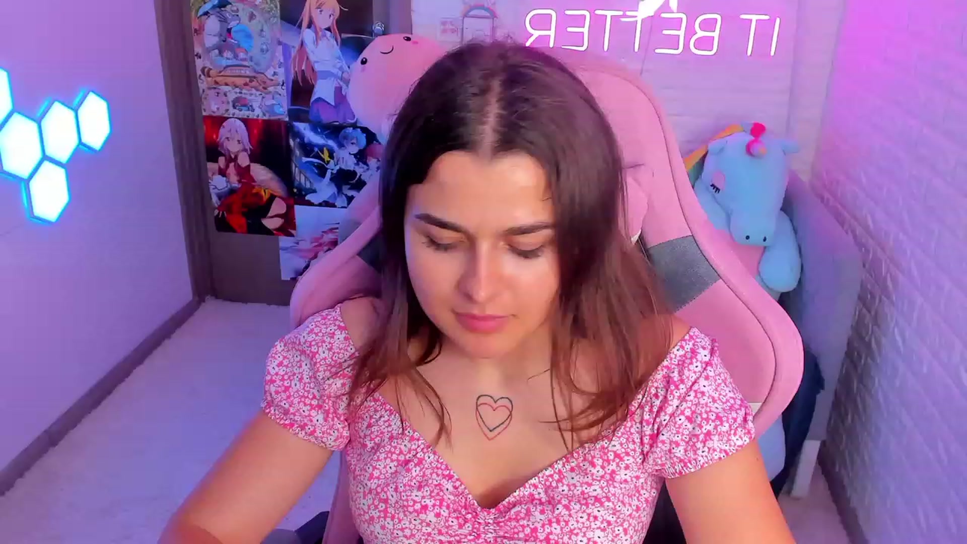 Gallery image thumbnail from CrystalXX's myfreecams stream on, 06/24/2023, 12:00 image 2 of 20
