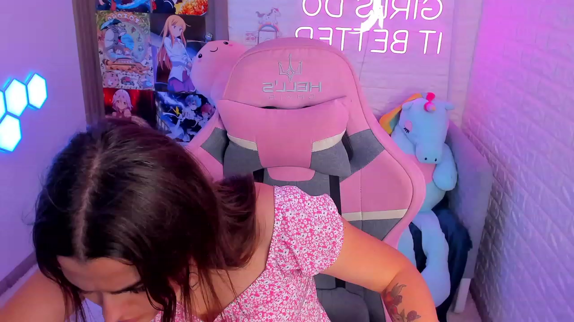 Gallery image thumbnail from CrystalXX's myfreecams stream on, 06/24/2023, 12:00 image 13 of 20