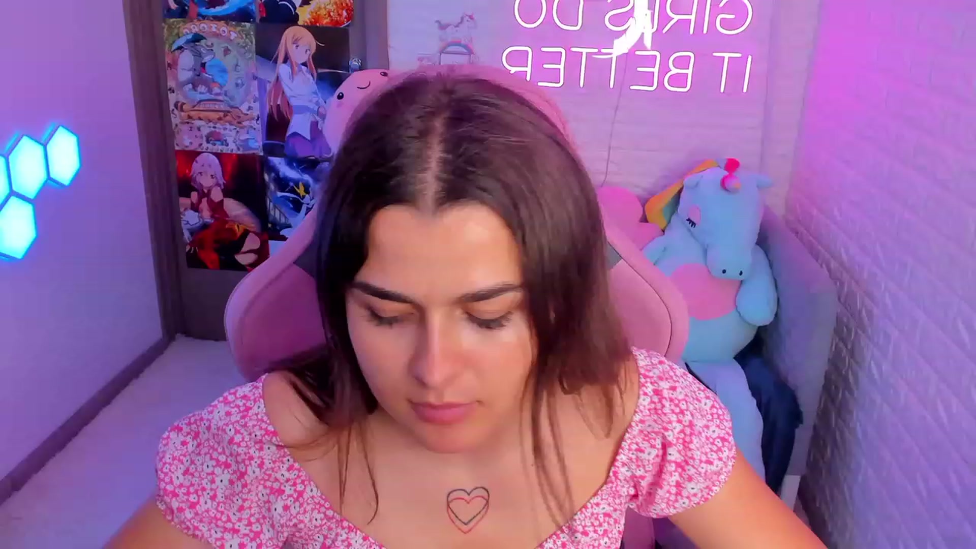 Gallery image thumbnail from CrystalXX's myfreecams stream on, 06/24/2023, 12:00 image 19 of 20