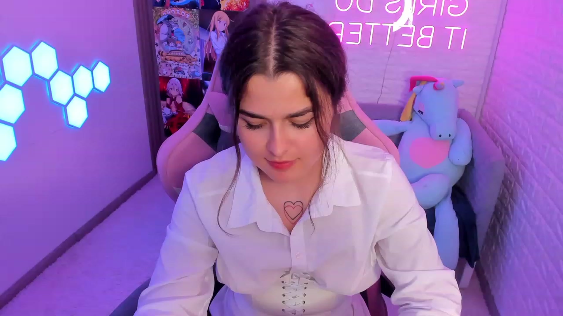 Gallery image thumbnail from CrystalXX's myfreecams stream on, 06/25/2023, 19:00 image 12 of 20