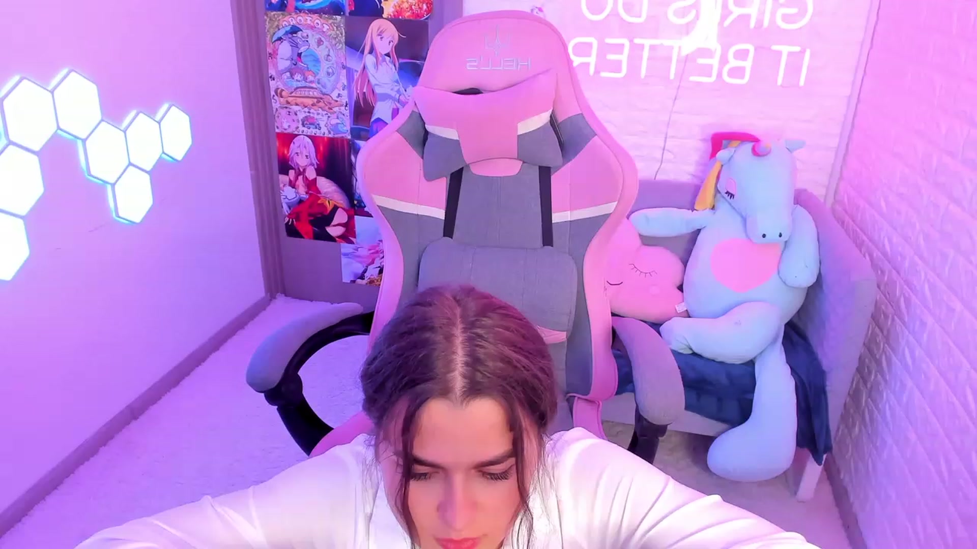 Gallery image thumbnail from CrystalXX's myfreecams stream on, 06/25/2023, 19:00 image 10 of 20