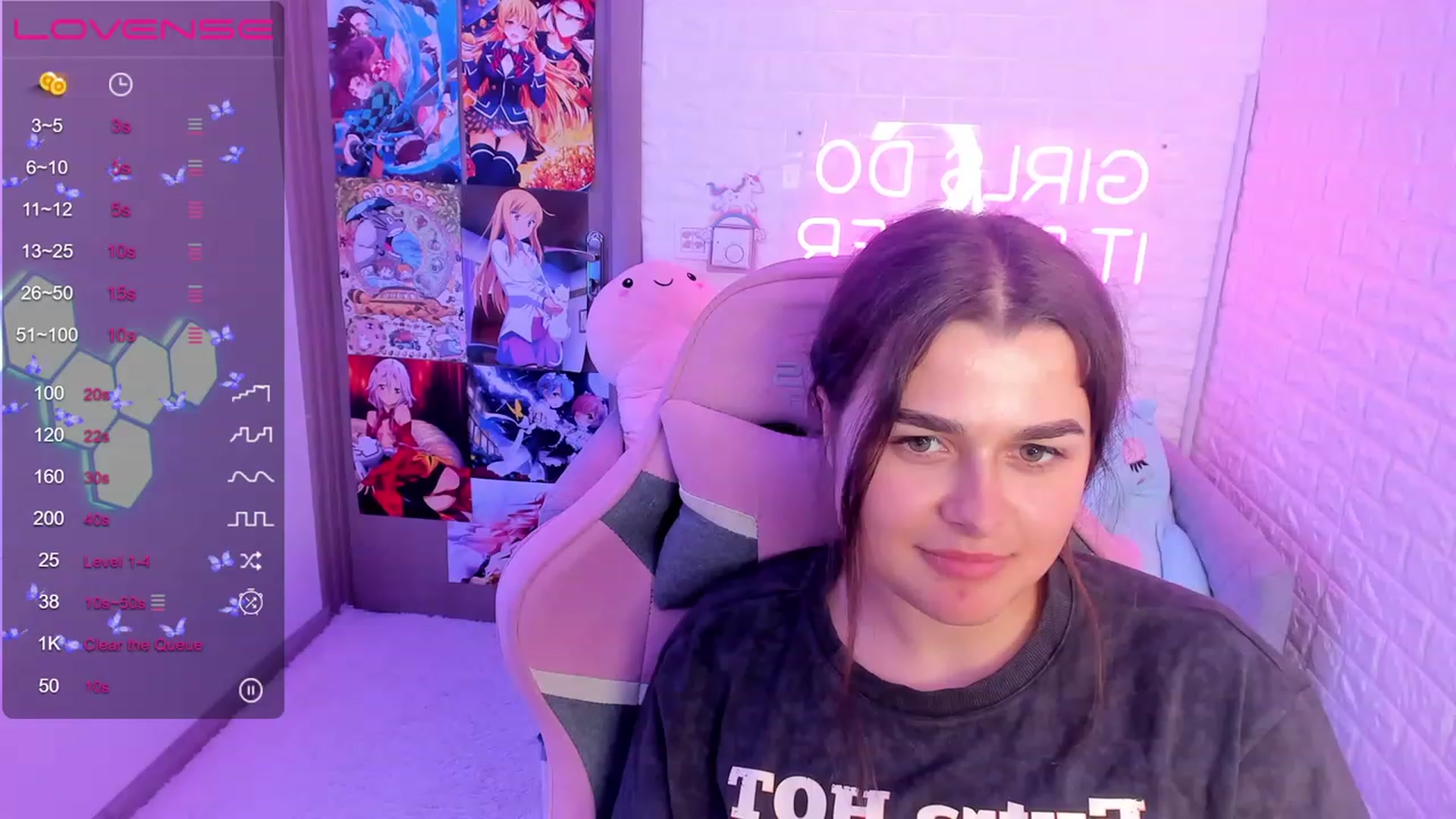 Gallery image thumbnail from CrystalXX's myfreecams stream on, 06/26/2023, 19:06 image 15 of 20