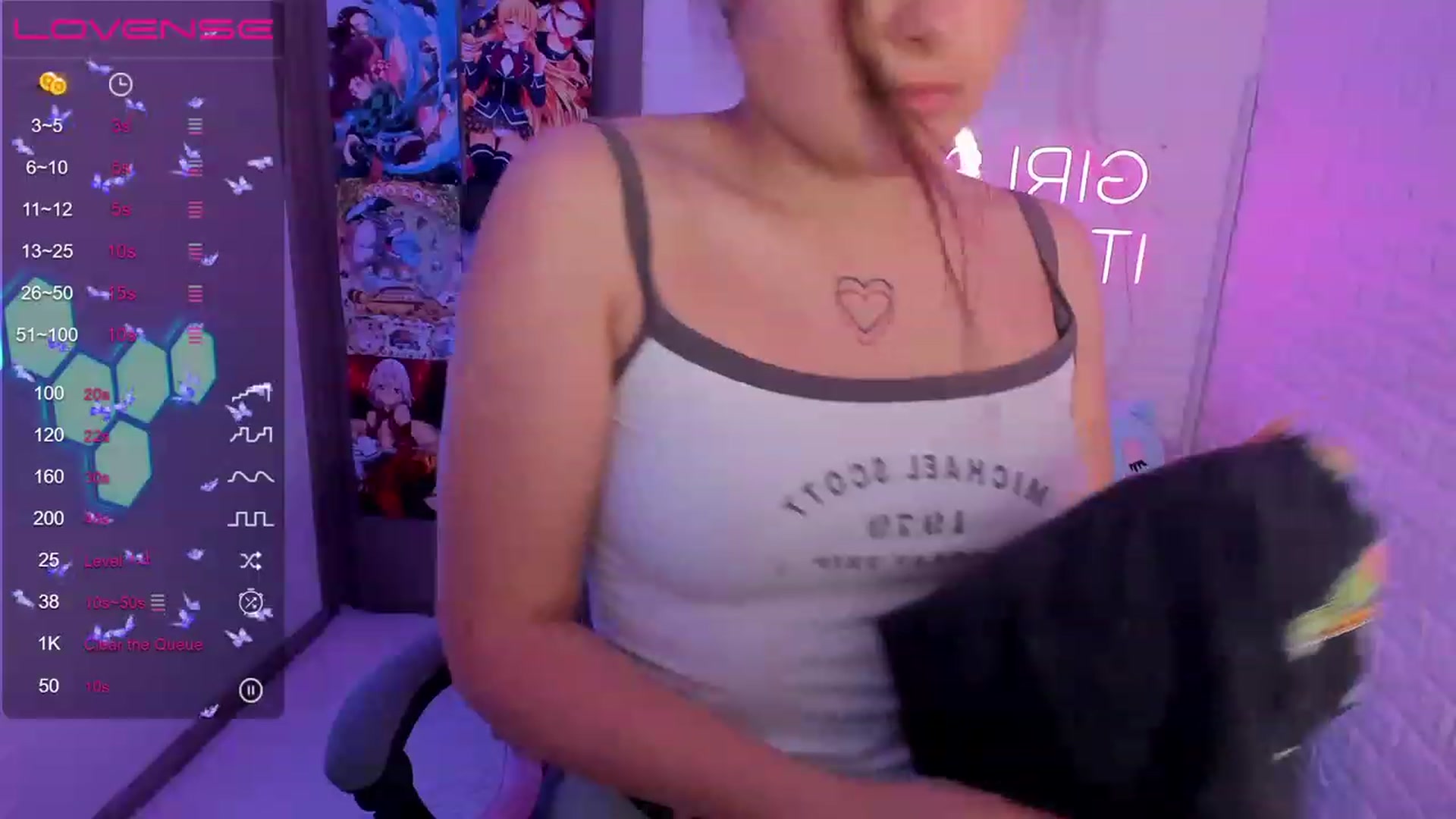 Gallery image thumbnail from CrystalXX's myfreecams stream on, 06/26/2023, 19:06 image 13 of 20