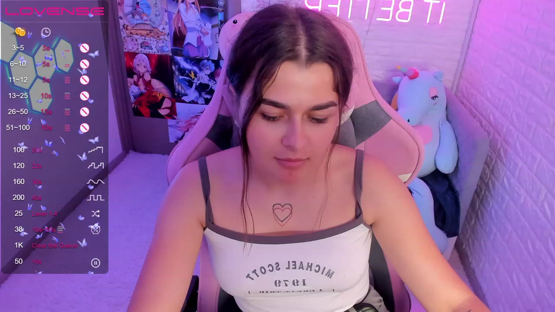 Gallery image thumbnail from CrystalXX's myfreecams stream on, 06/26/2023, 19:06 image 1 of 20