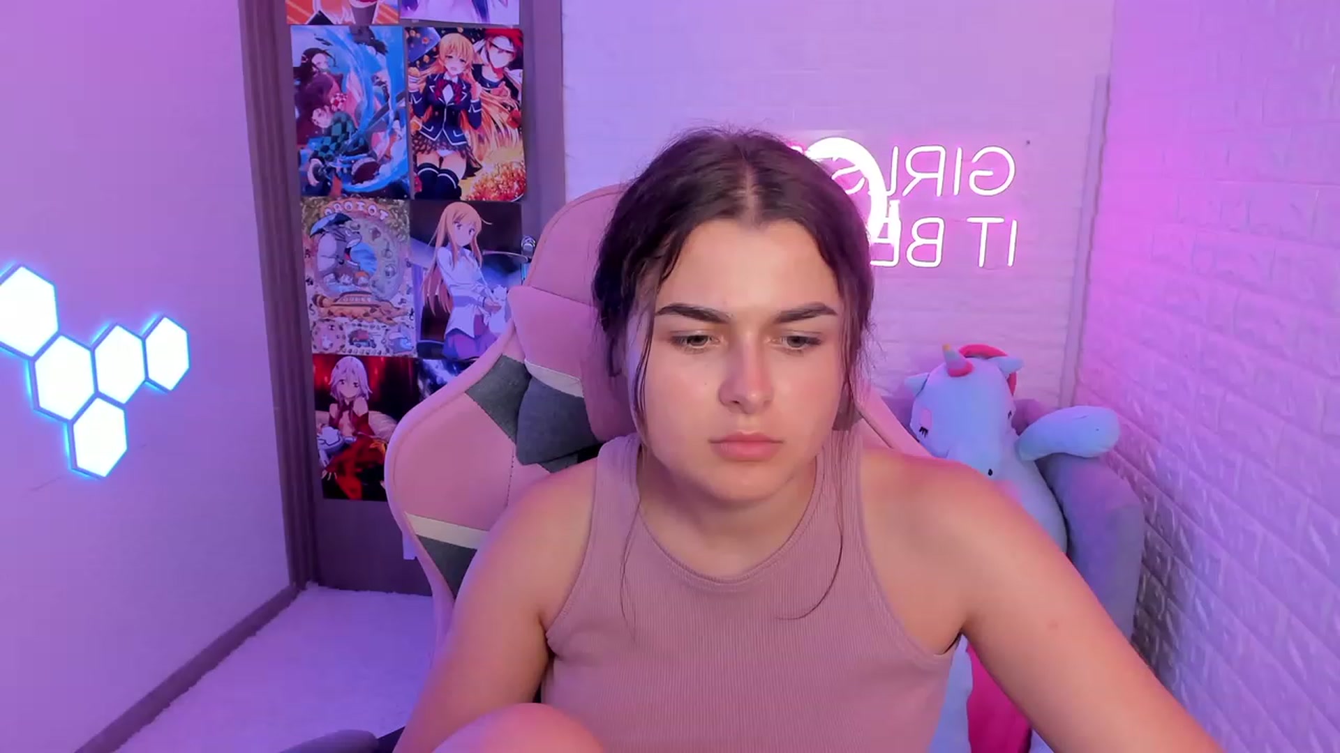 Gallery image thumbnail from CrystalXX's myfreecams stream on, 07/02/2023, 12:10 image 14 of 20