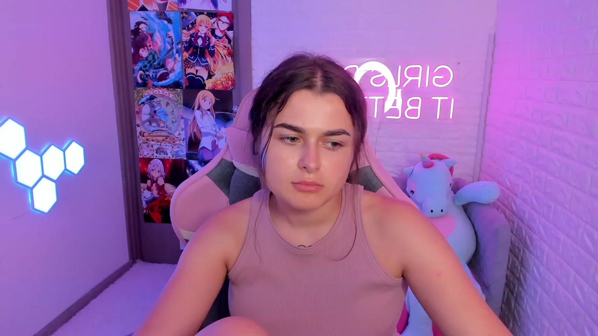 Gallery image thumbnail from CrystalXX's myfreecams stream on, 07/02/2023, 12:10 image 13 of 20