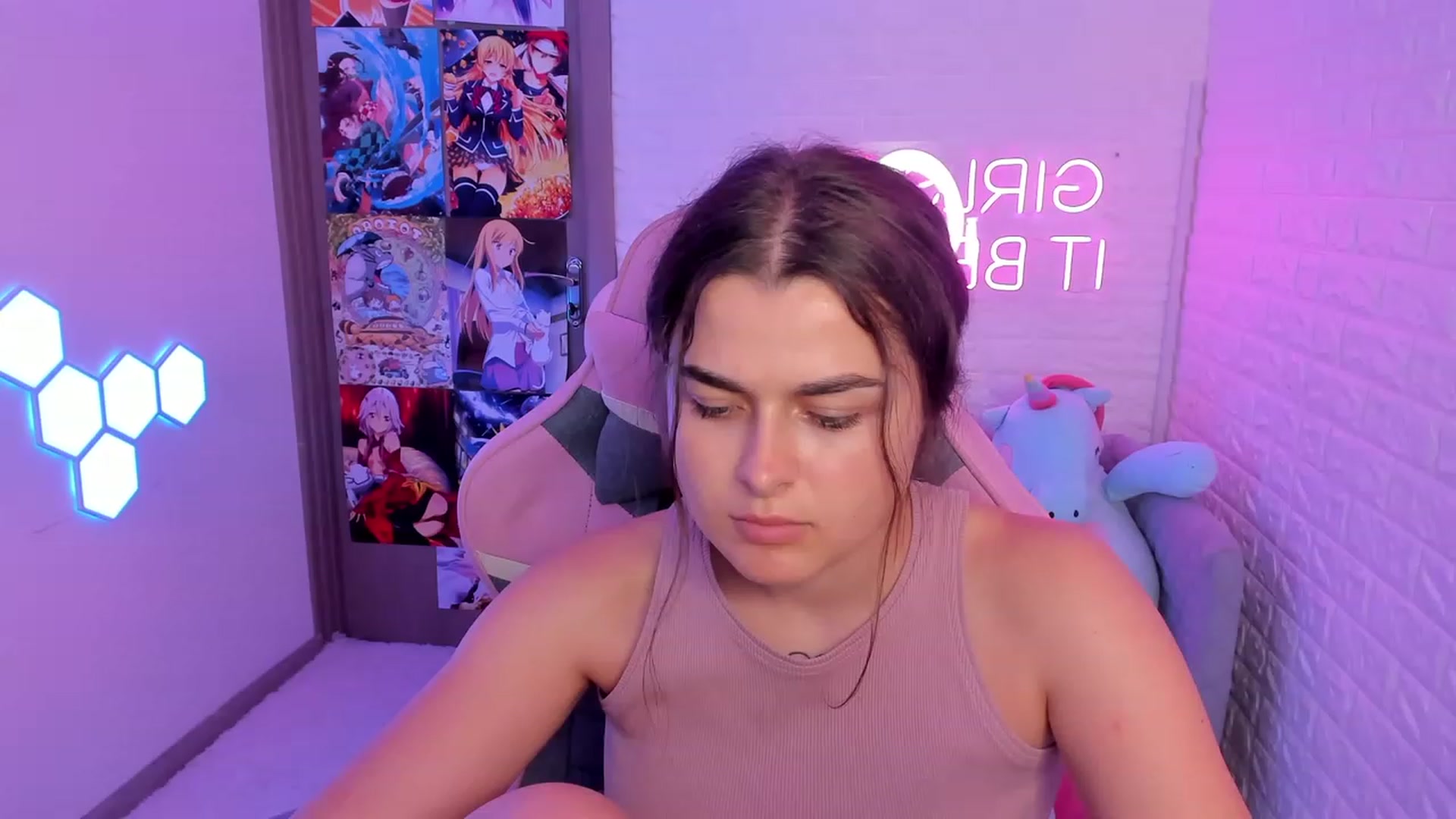 Gallery image thumbnail from CrystalXX's myfreecams stream on, 07/02/2023, 12:10 image 15 of 20