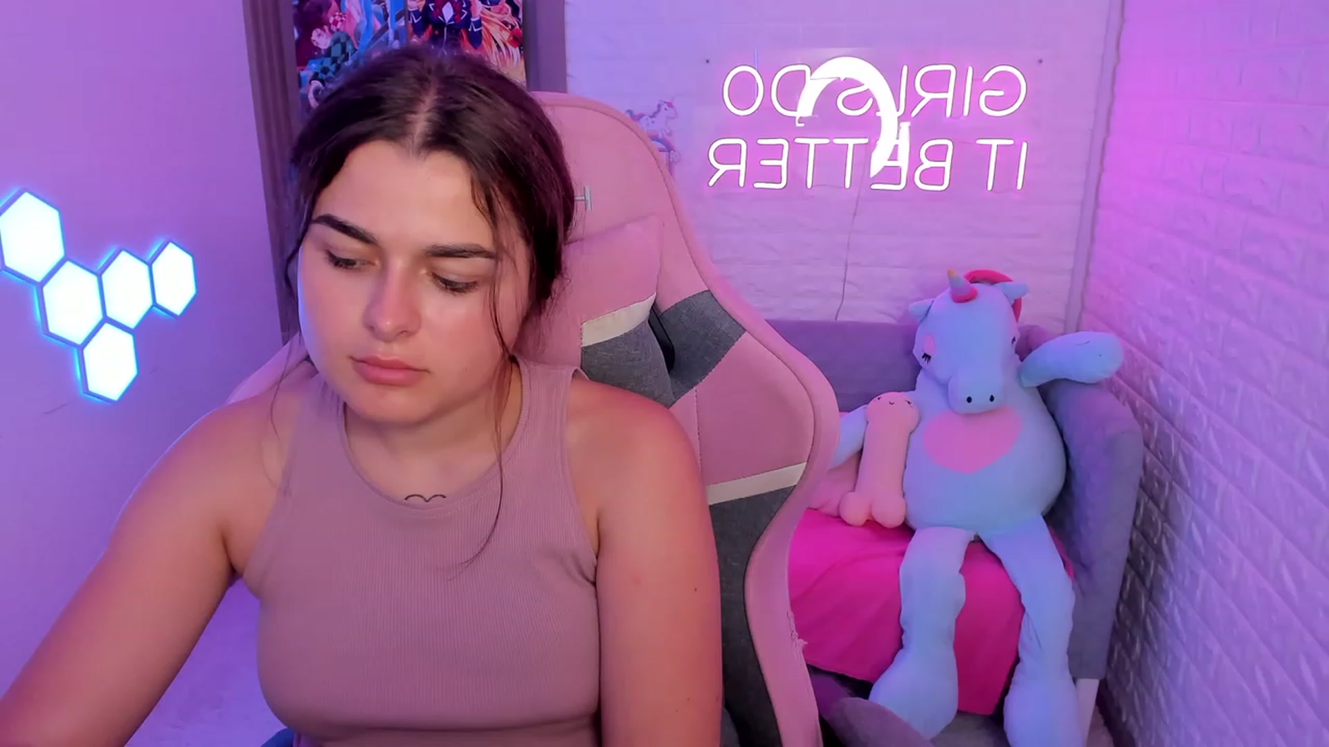 Gallery image thumbnail from CrystalXX's myfreecams stream on, 07/02/2023, 12:10 image 2 of 20