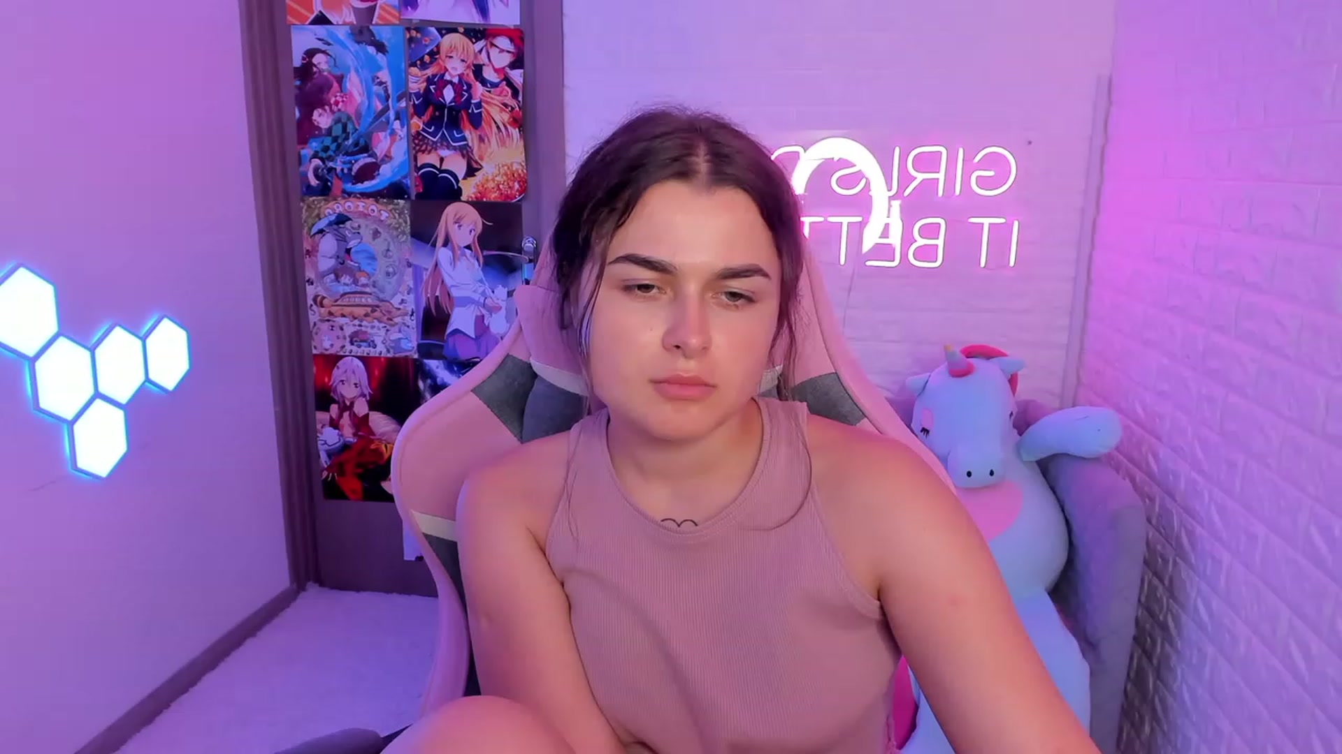 Gallery image thumbnail from CrystalXX's myfreecams stream on, 07/02/2023, 12:10 image 12 of 20