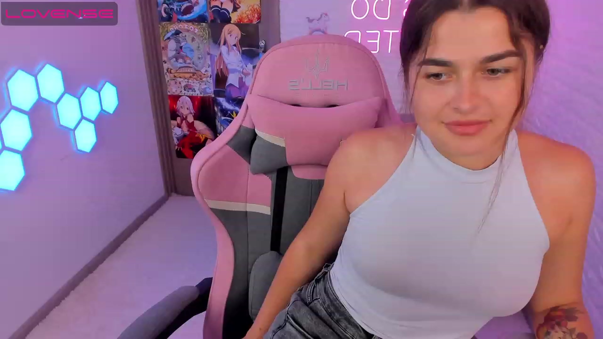 Gallery image thumbnail from CrystalXX's myfreecams stream on, 07/08/2023, 13:58 image 9 of 20