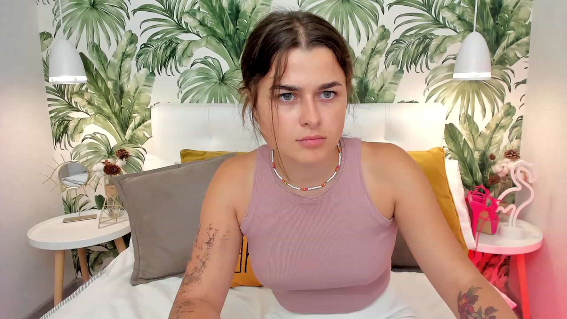 Gallery image thumbnail from CrystalXX's myfreecams stream on, 07/16/2023, 19:41 image 11 of 20