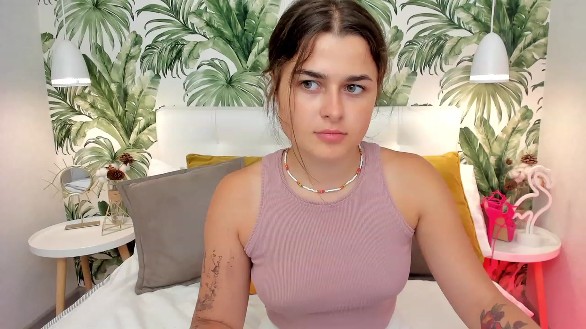 Gallery image thumbnail from CrystalXX's myfreecams stream on, 07/16/2023, 19:41 image 2 of 20