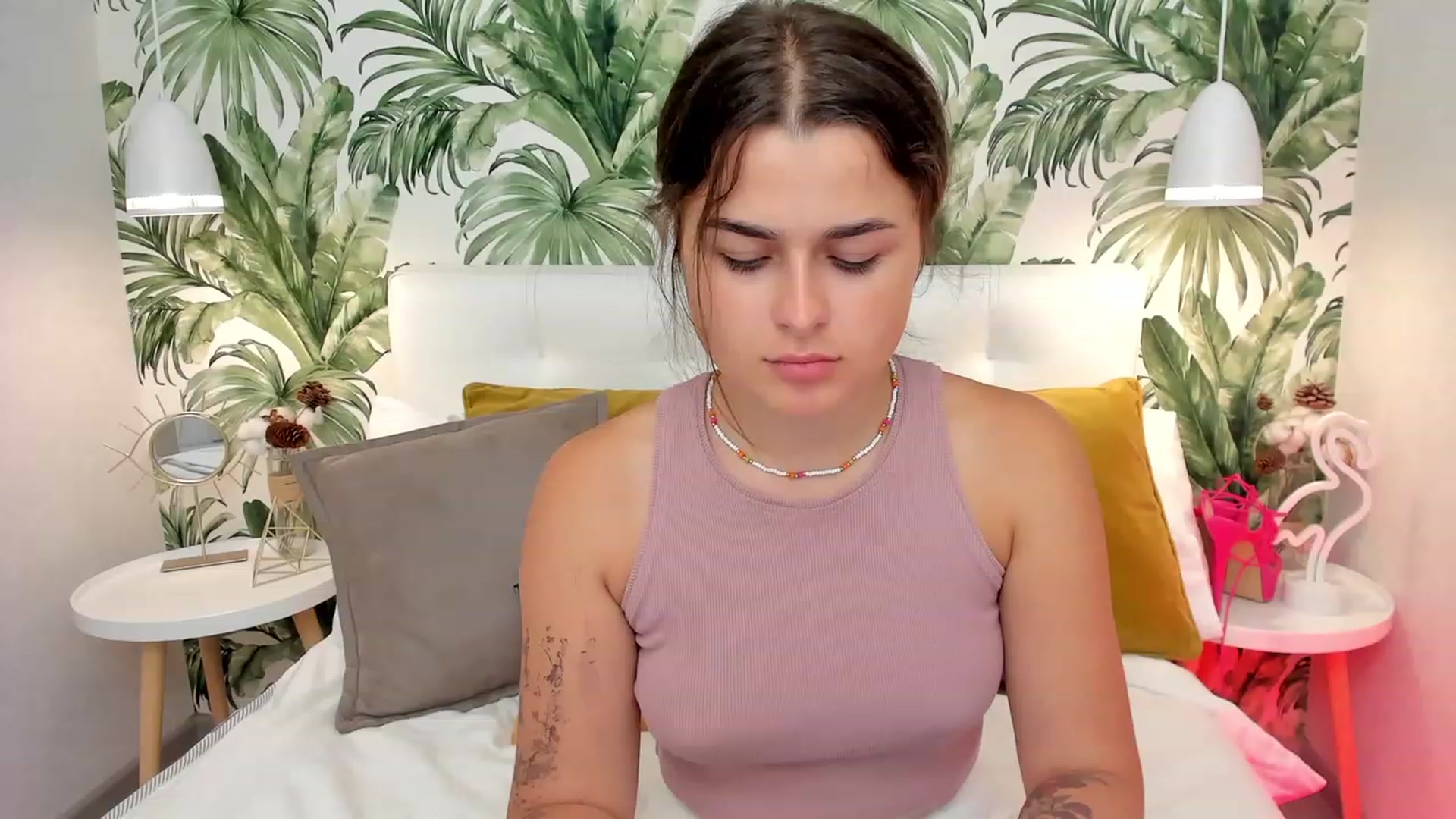 Gallery image thumbnail from CrystalXX's myfreecams stream on, 07/16/2023, 19:41 image 5 of 20