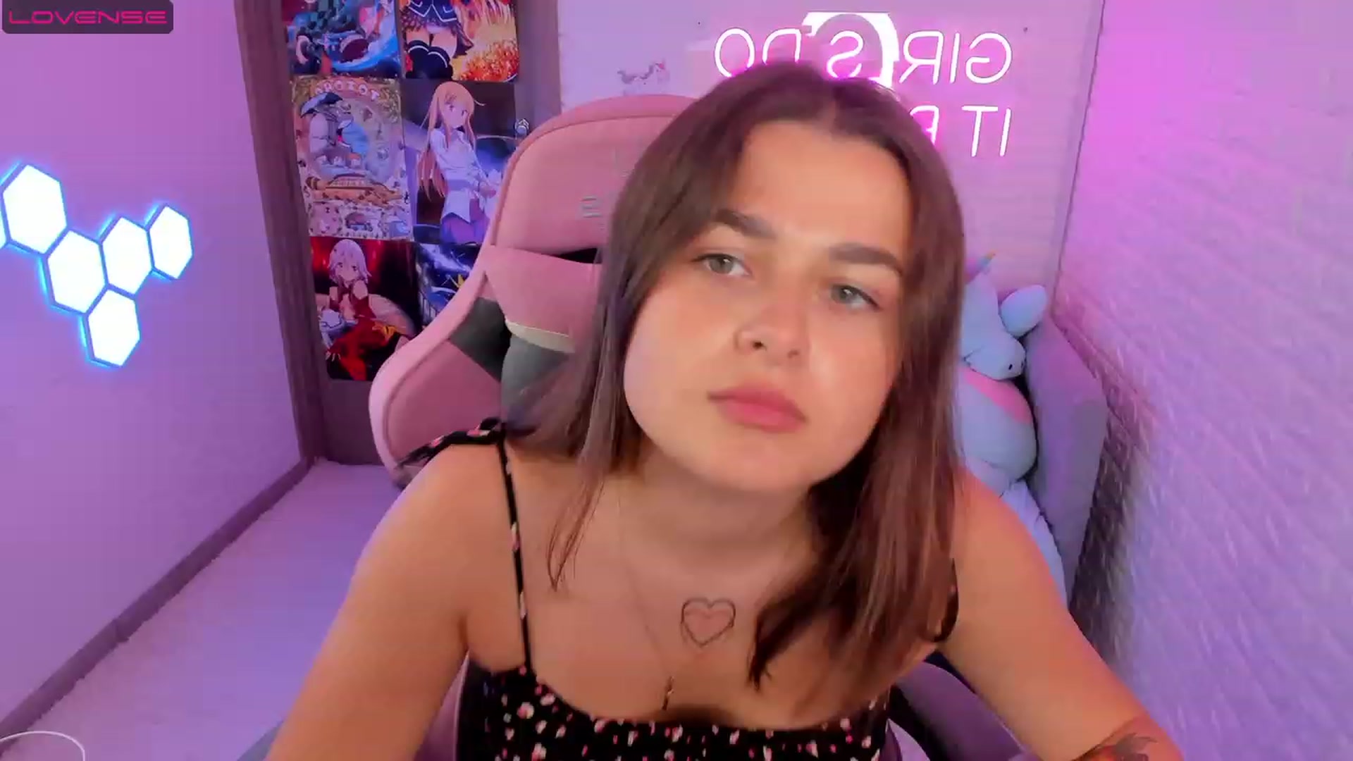 Gallery image thumbnail from CrystalXX's myfreecams stream on, 07/23/2023, 20:45 image 2 of 20