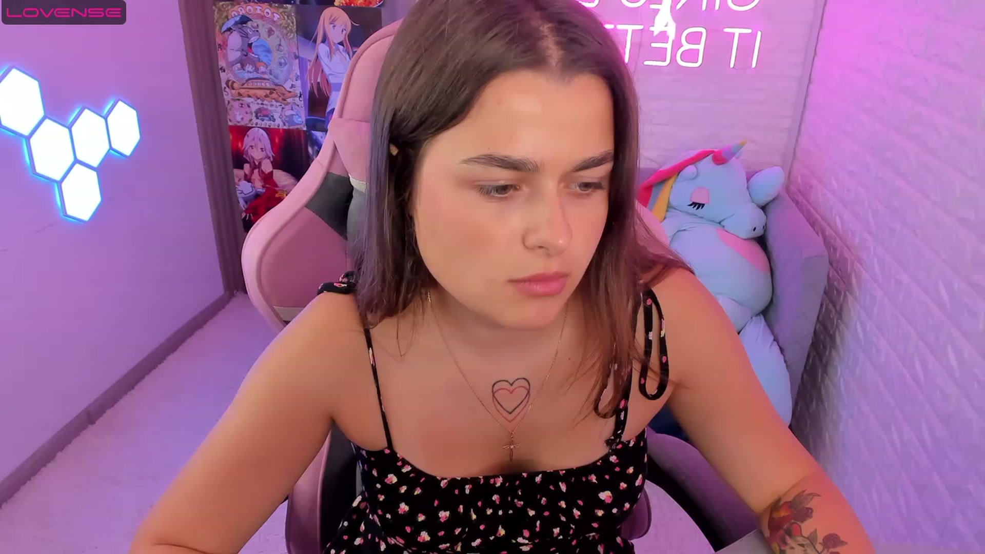 Gallery image thumbnail from CrystalXX's myfreecams stream on, 07/23/2023, 20:45 image 17 of 20