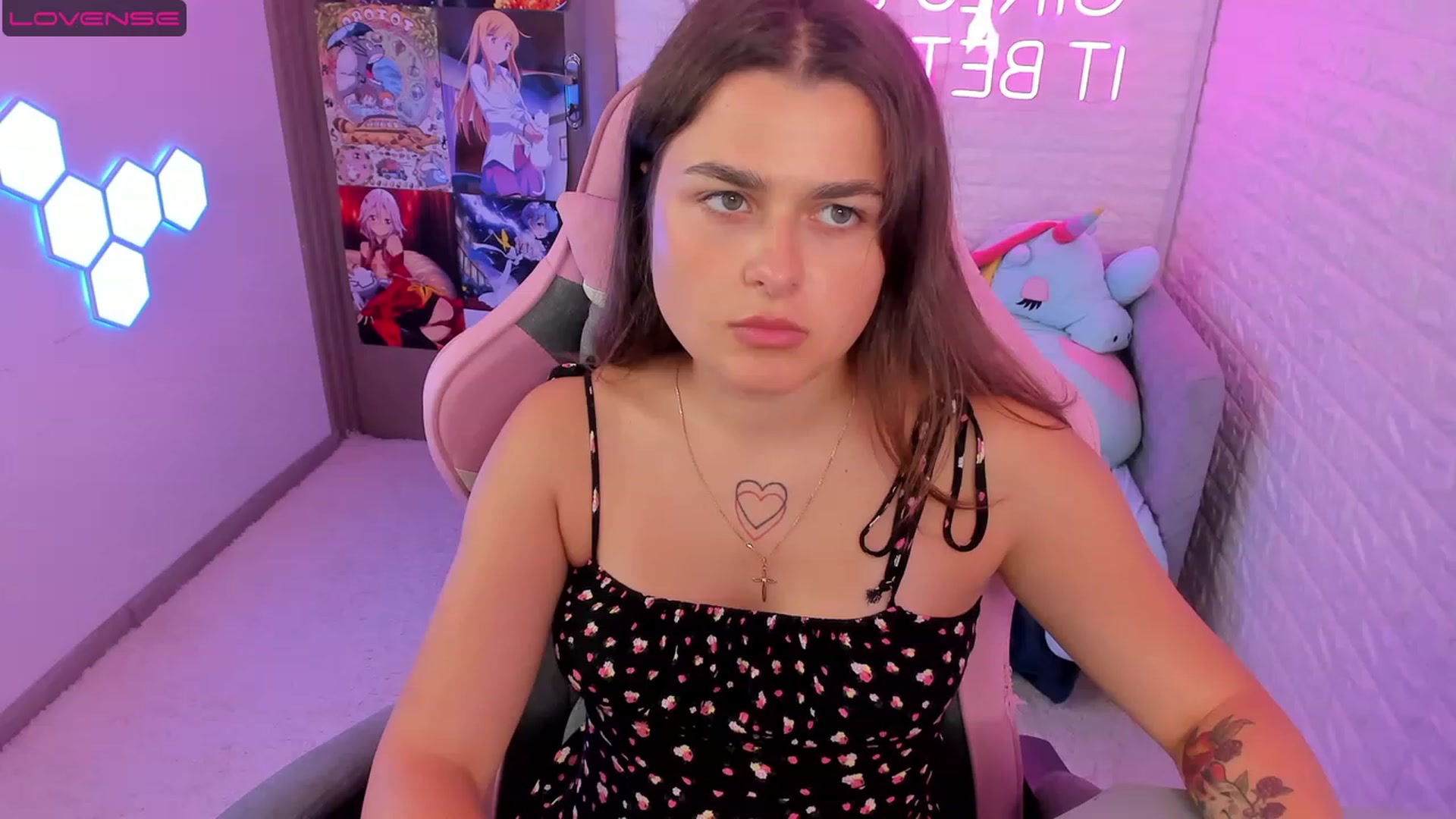Gallery image thumbnail from CrystalXX's myfreecams stream on, 07/23/2023, 20:45 image 15 of 20